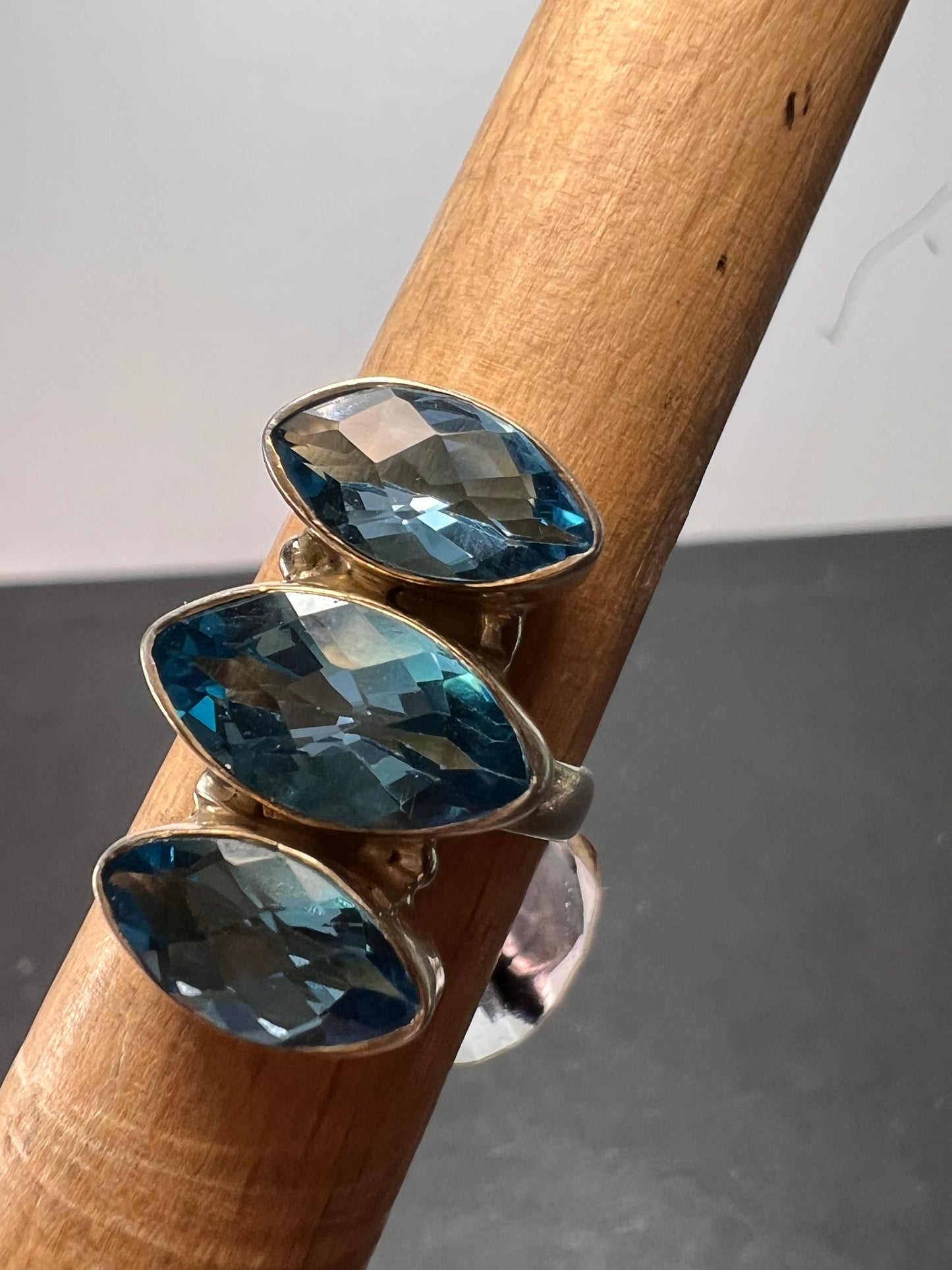 NEW Blue topaz triple stone sterling silver ring size 6 / 6.39 grams