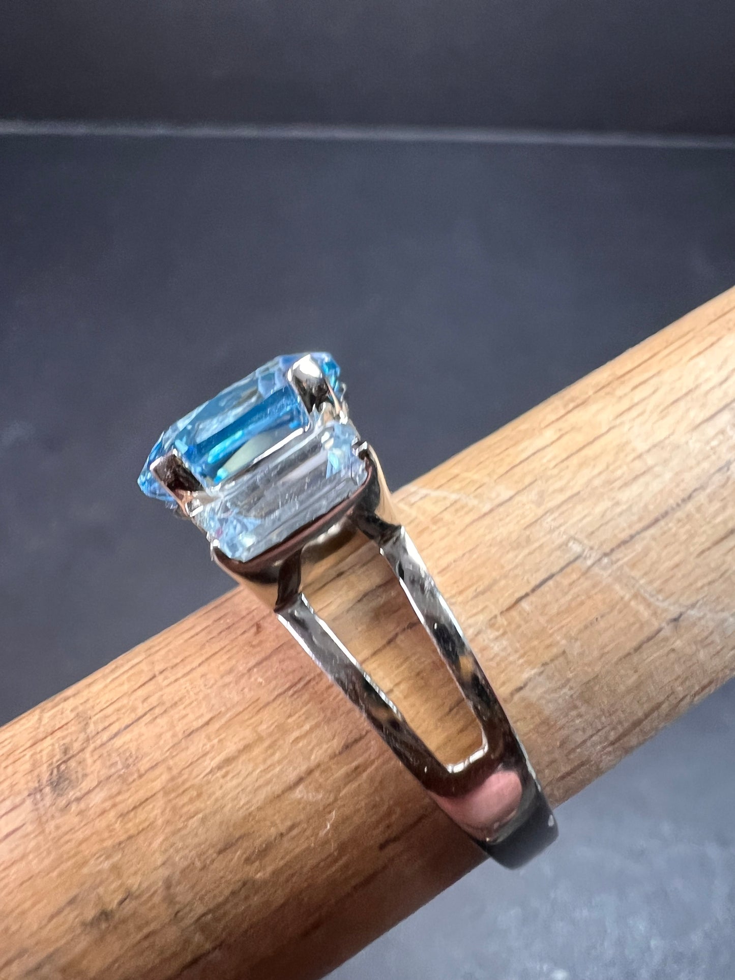 Vintage sky and Swiss blue topaz sterling silver ring size 7