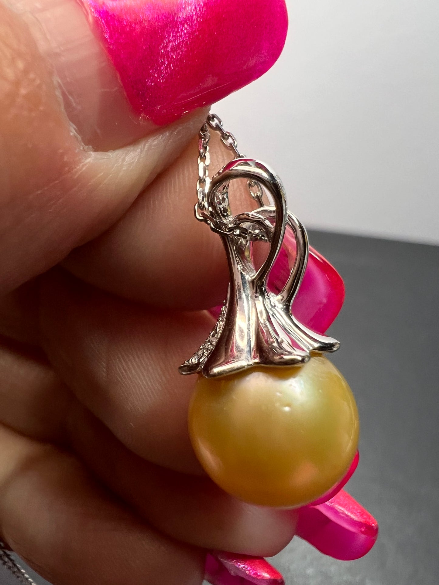 NEW Golden south seas pearl pendant in rhodium over sterling silver with chain