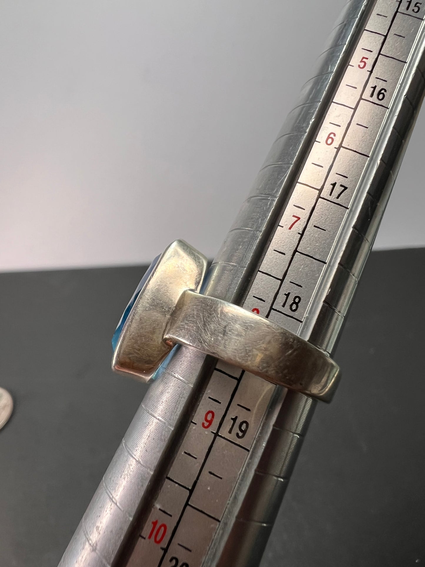 NEW size 8 Swiss blue topaz sterling silver ring size 8.17 grams