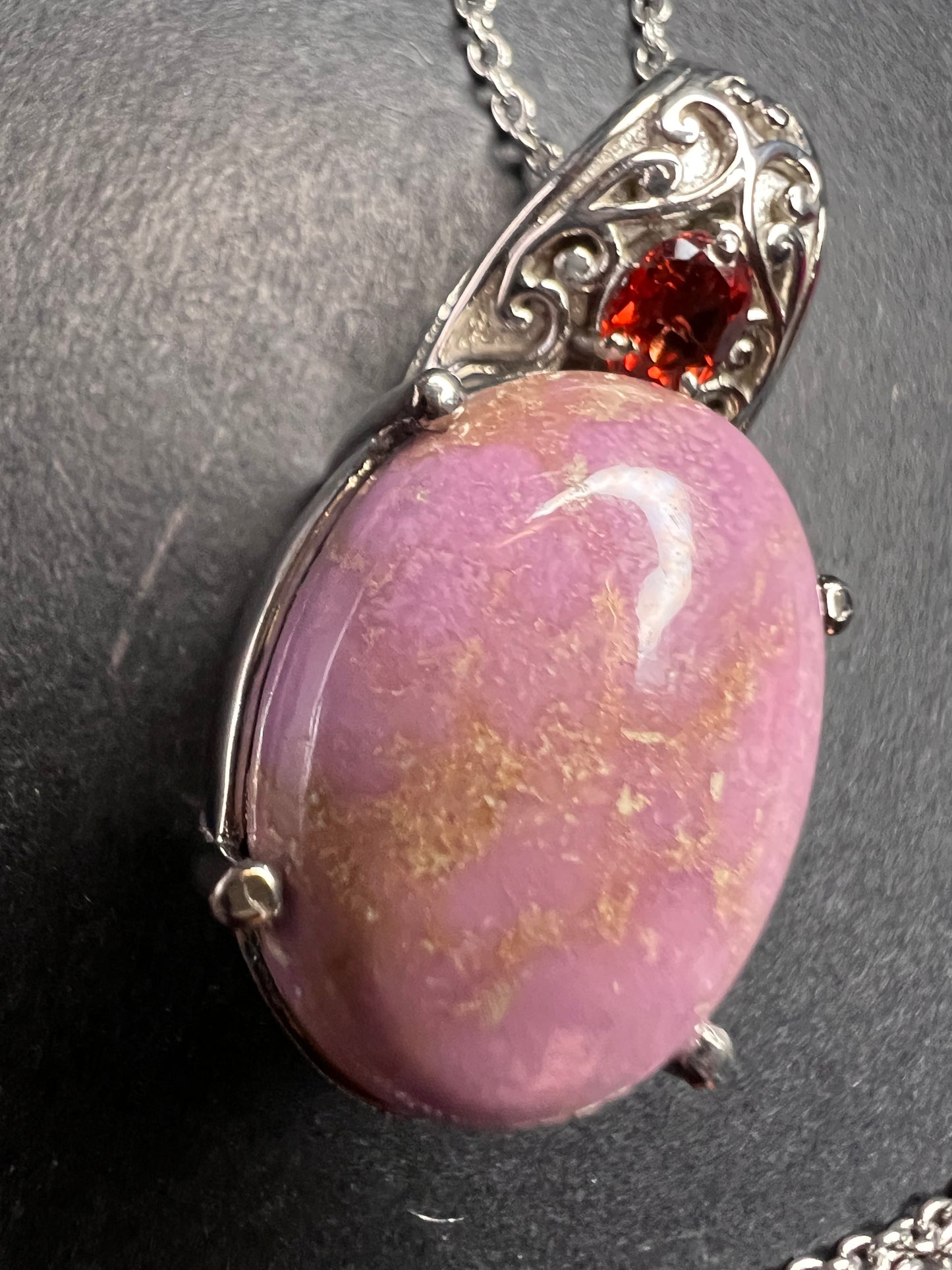 NEW Phosphosiderite and garnet stainless steel pendant 20 inch necklace