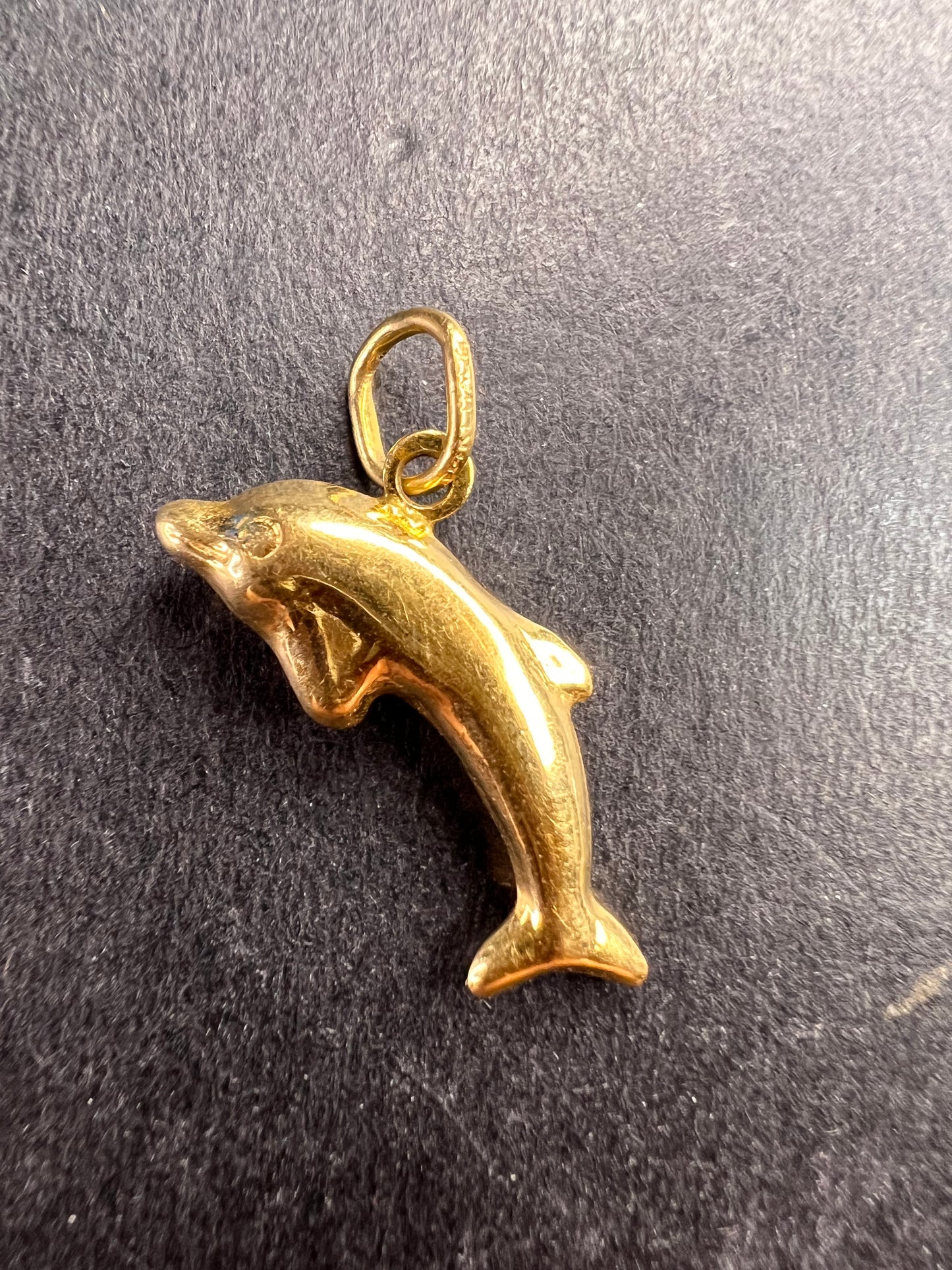 Vintage 14k gold Italian dolphin pendant