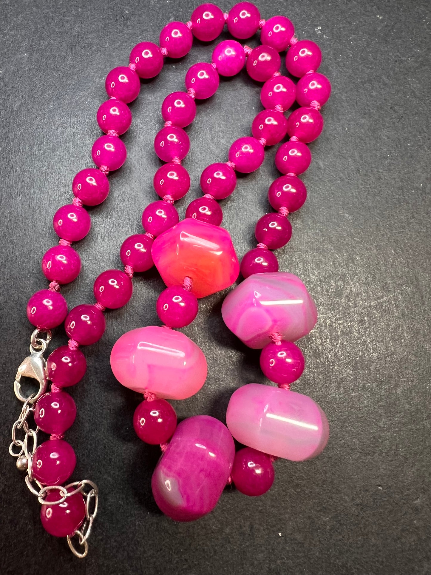 NEW Fuchsia pink dyed agate beaded necklace with sterling silver clasp
