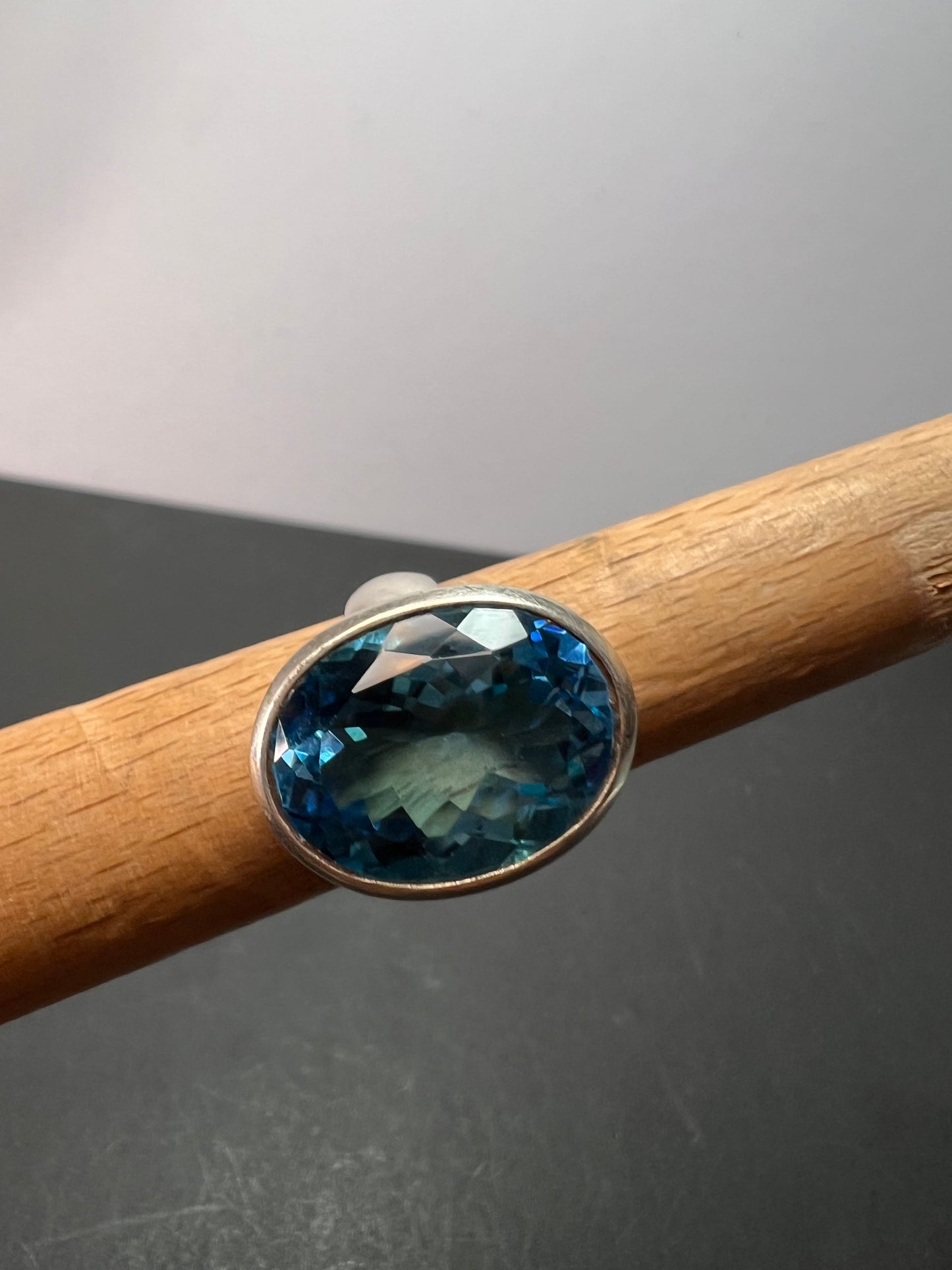 NEW Blue topaz sterling silver ring size 7.5 / 12.43 grams