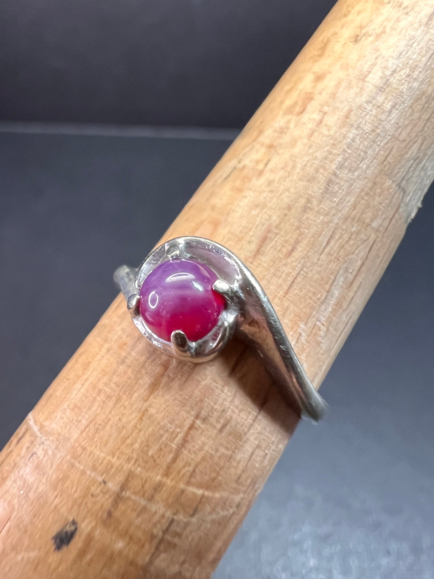 Vintage 14k white gold star ruby ring size 6