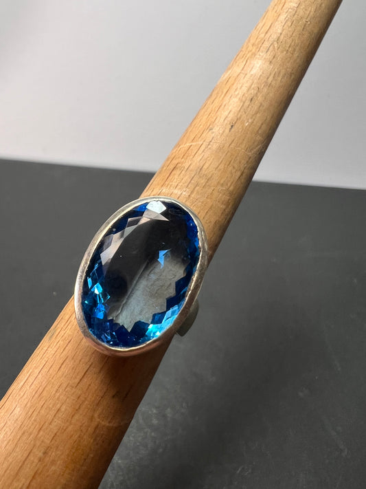 NEW size 8 Swiss blue topaz sterling silver ring size 11.70 grams