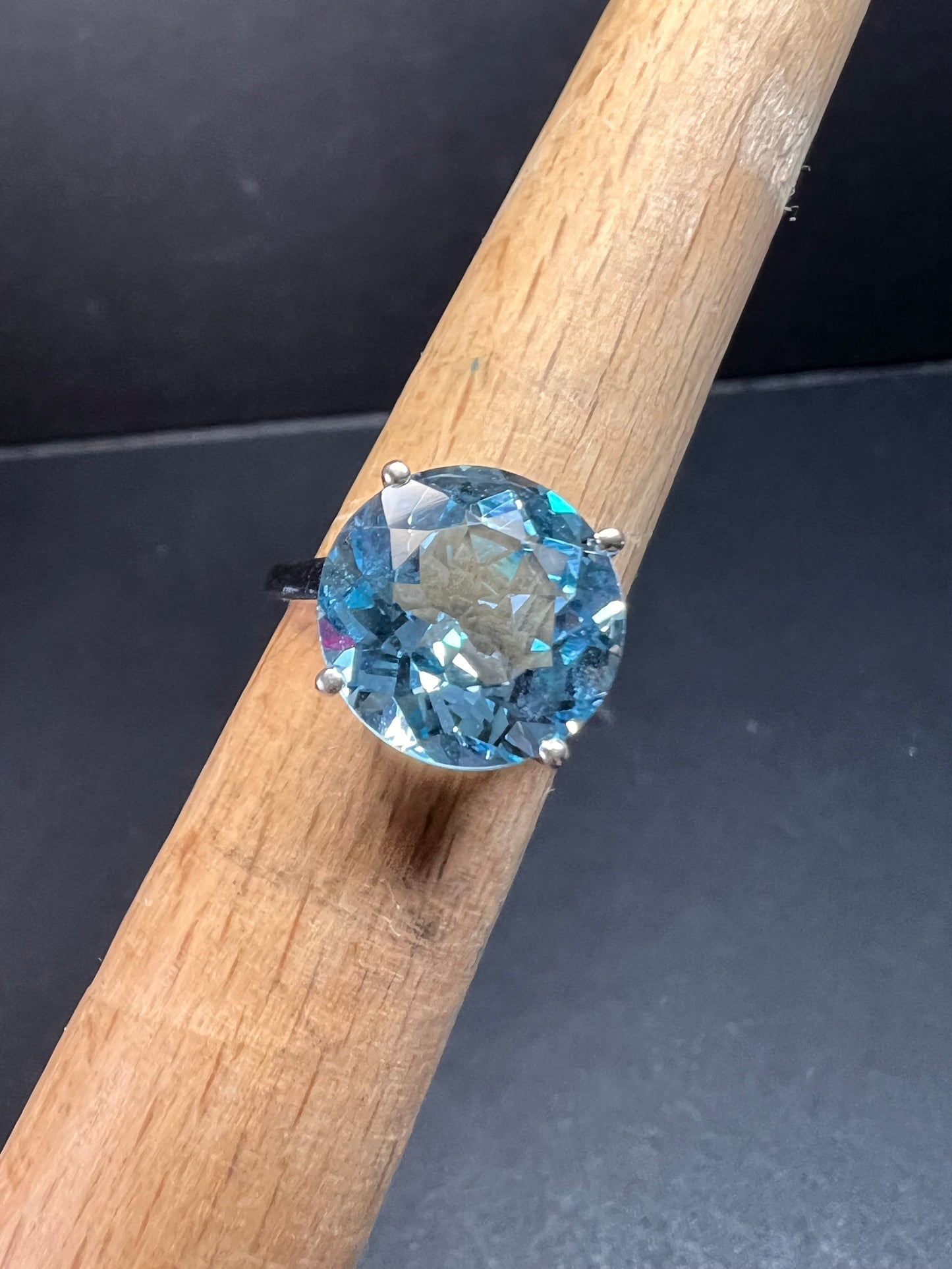 Vintage blue topaz solitaire sterling silver ring size 7