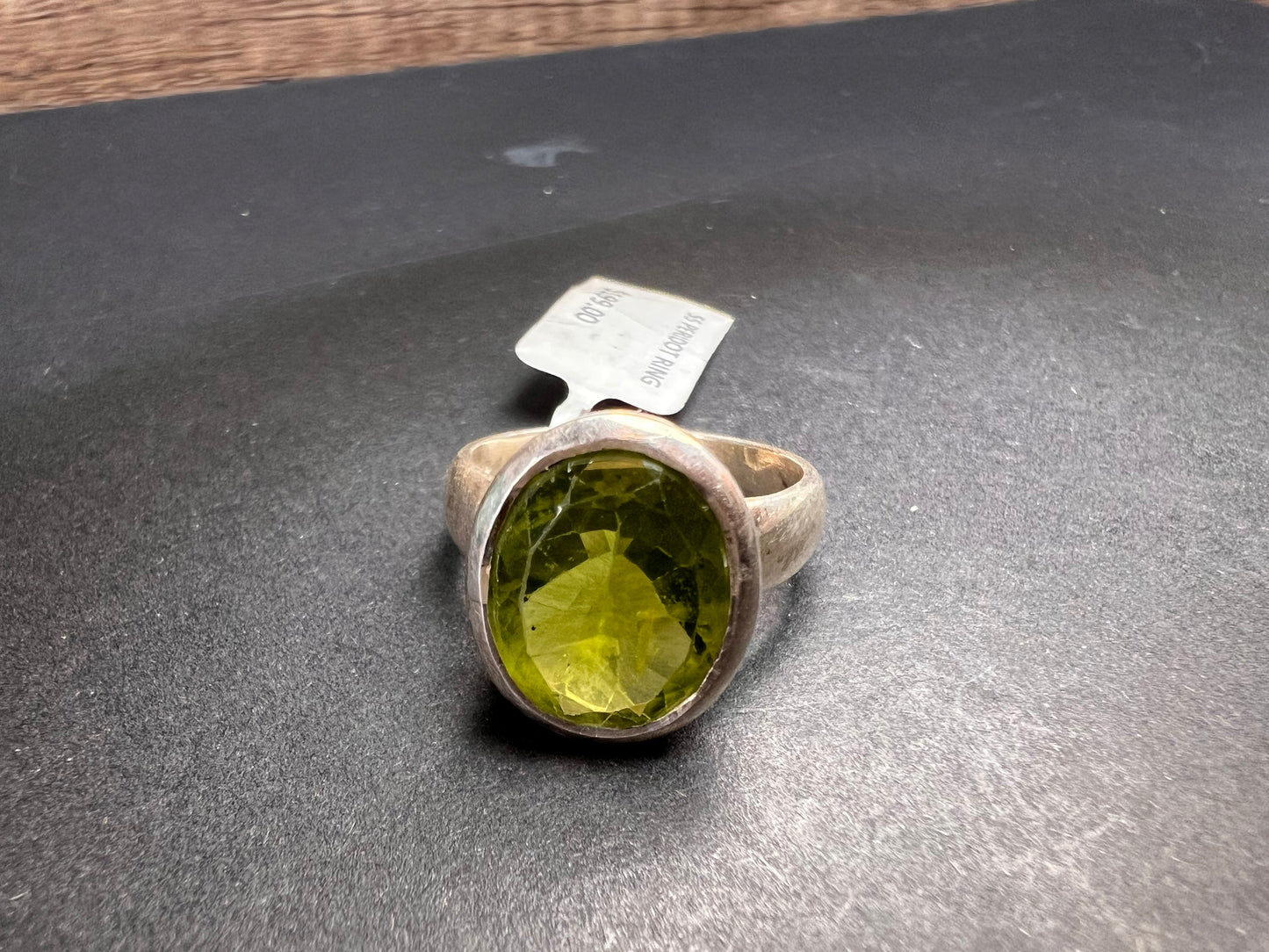 NEW size 7.5 peridot oval cut gemstone sterling silver ring 5.96 grams
