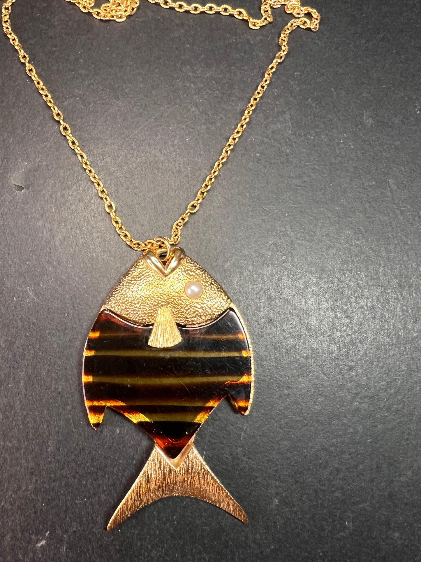 Vintage Sarah Coventry Fish Pendant Necklace 24” Gold Tone Lucite Pearl