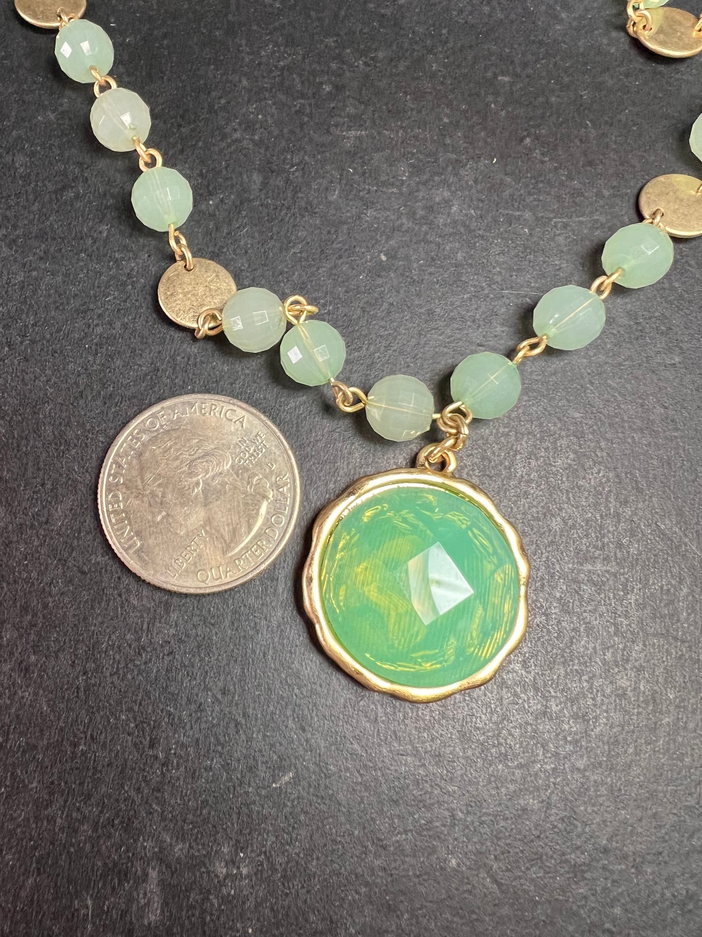 Vivi Love Green Glass Beaded Pendant Necklace Gold Tone 20in