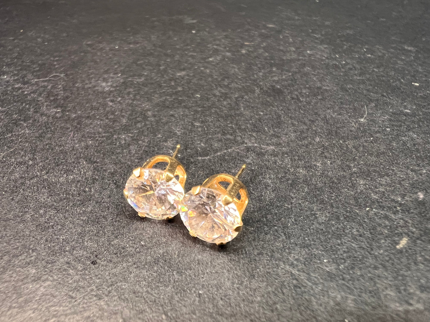 14k Yellow Gold 8.5mm CZ Stud Earrings Pre Owned With Replacement Backs