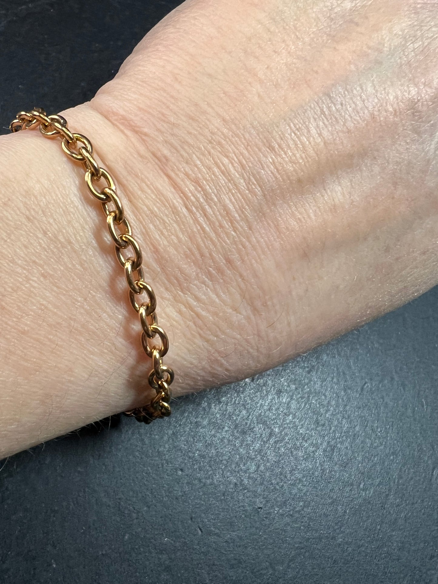 Rose Gold Tone Oval Link Toggle Bracelet Heart Charm 7” Pre-Owned