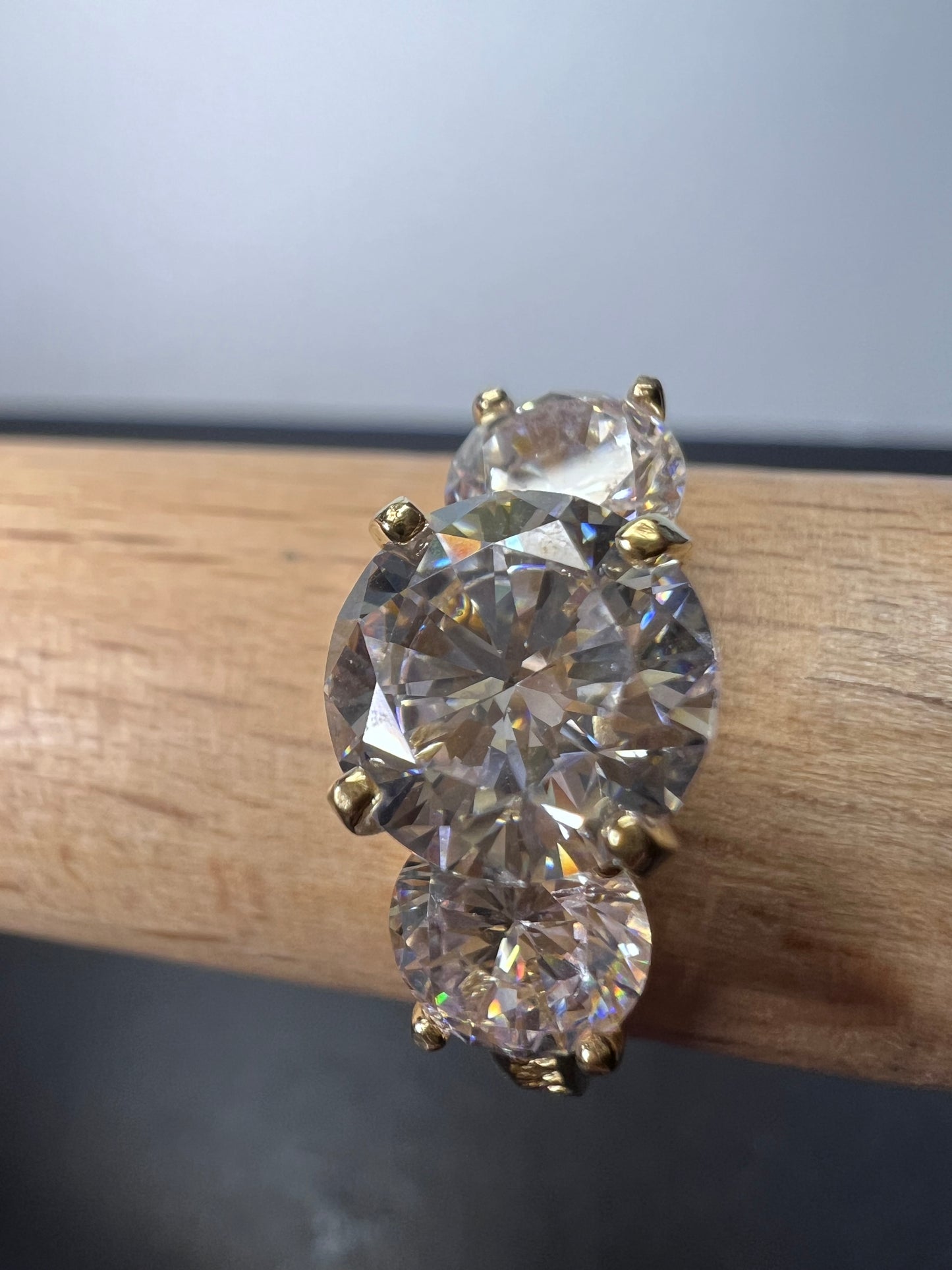 10k gold CZ past present and future ring size 9