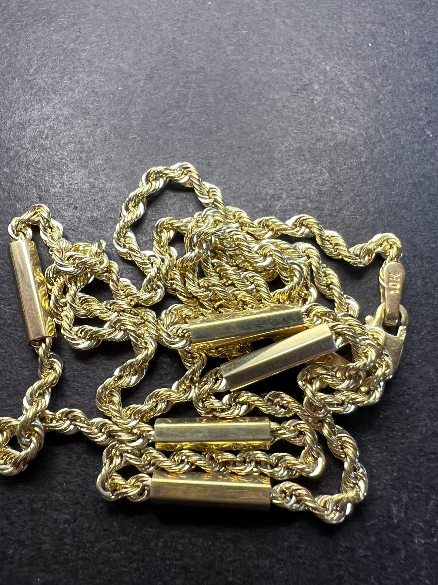 10k yellow gold twisted rope and bar chain. 18 inches 3.16 grams