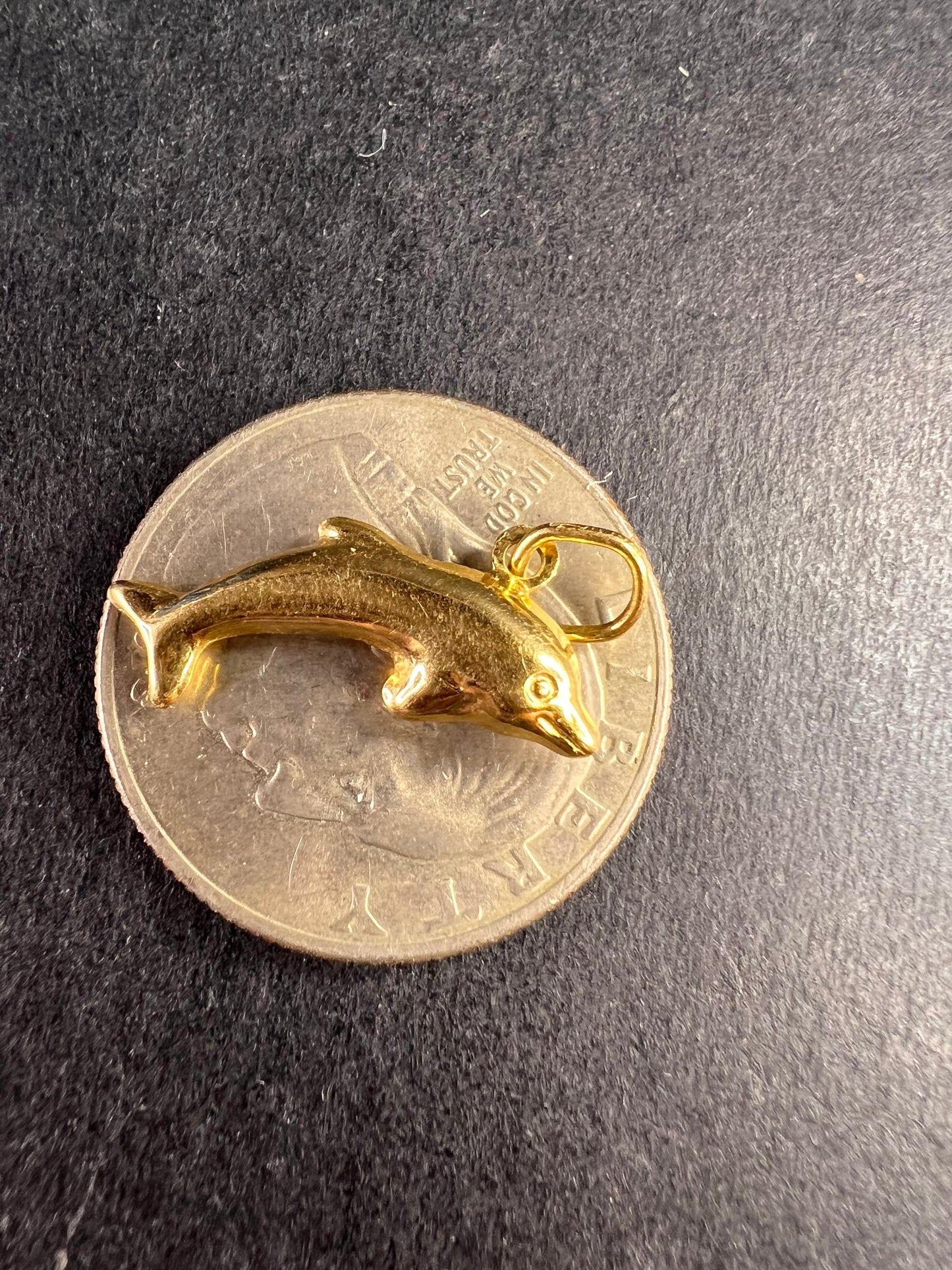 Vintage 14k gold Italian dolphin pendant