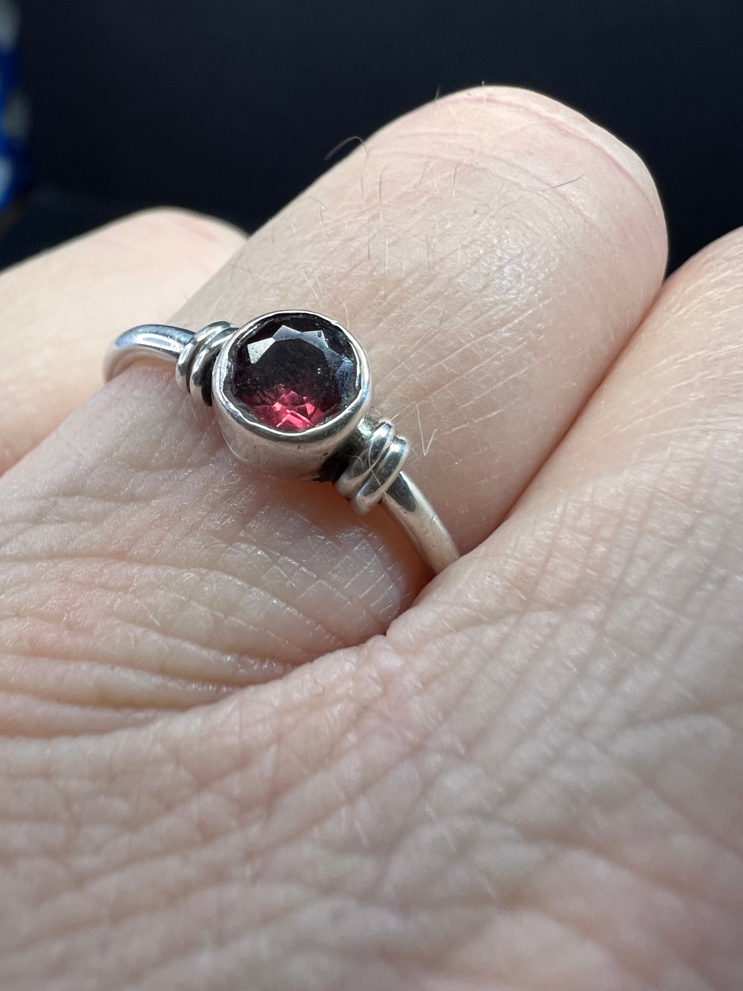 Vintage sterling silver garnet solitaire garnet ring size 7.5