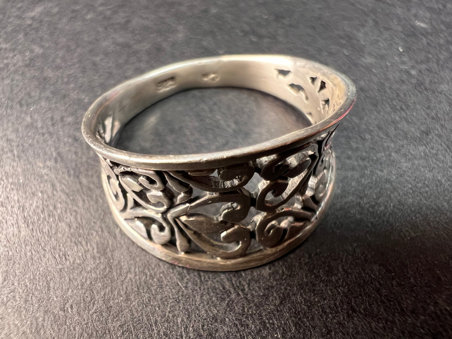 Vintage Sterling Silver Scrollwork Delicate Design Ring Size 8