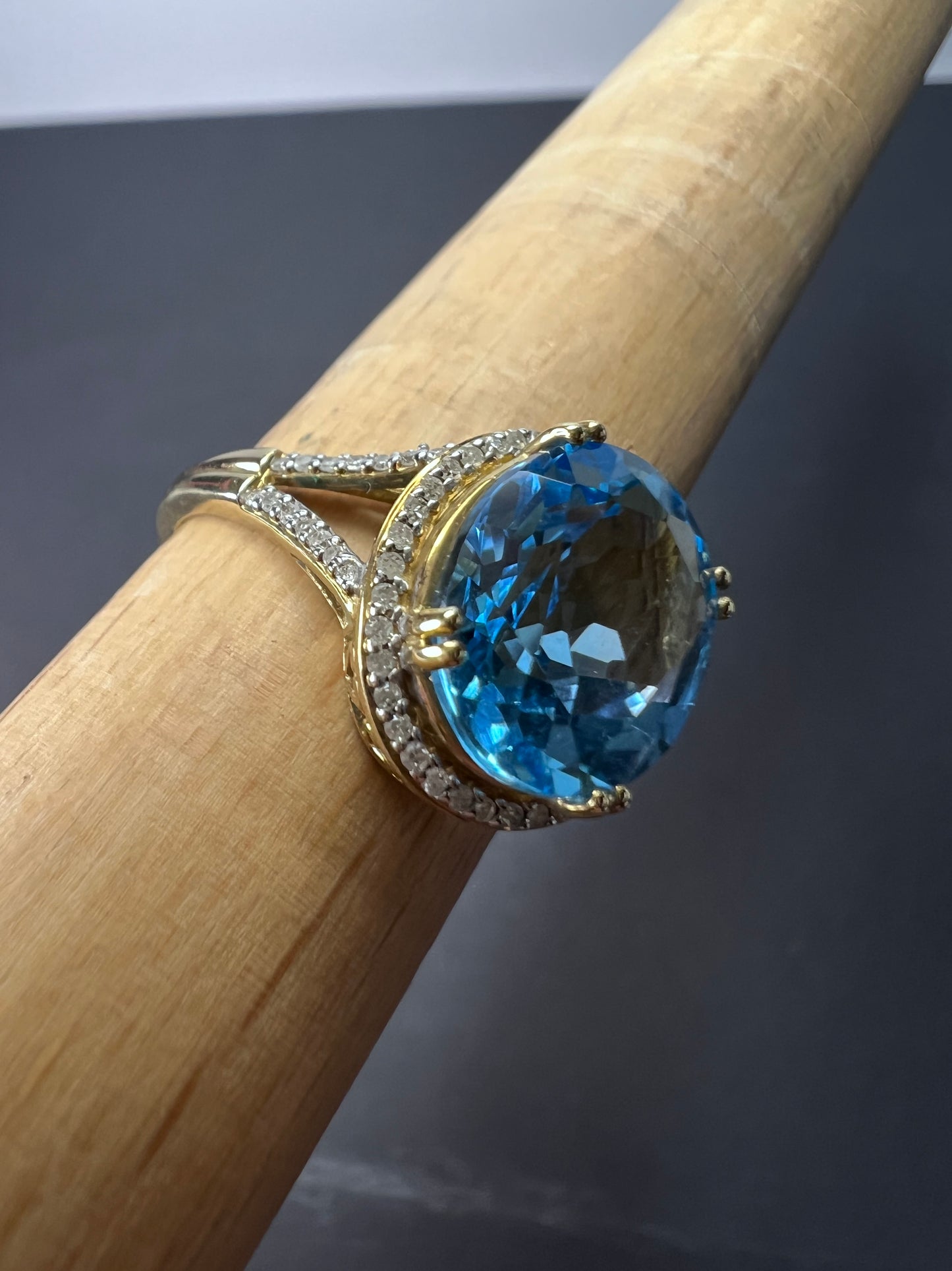 Swiss blue topaz and diamond 10k gold halo ring size 9