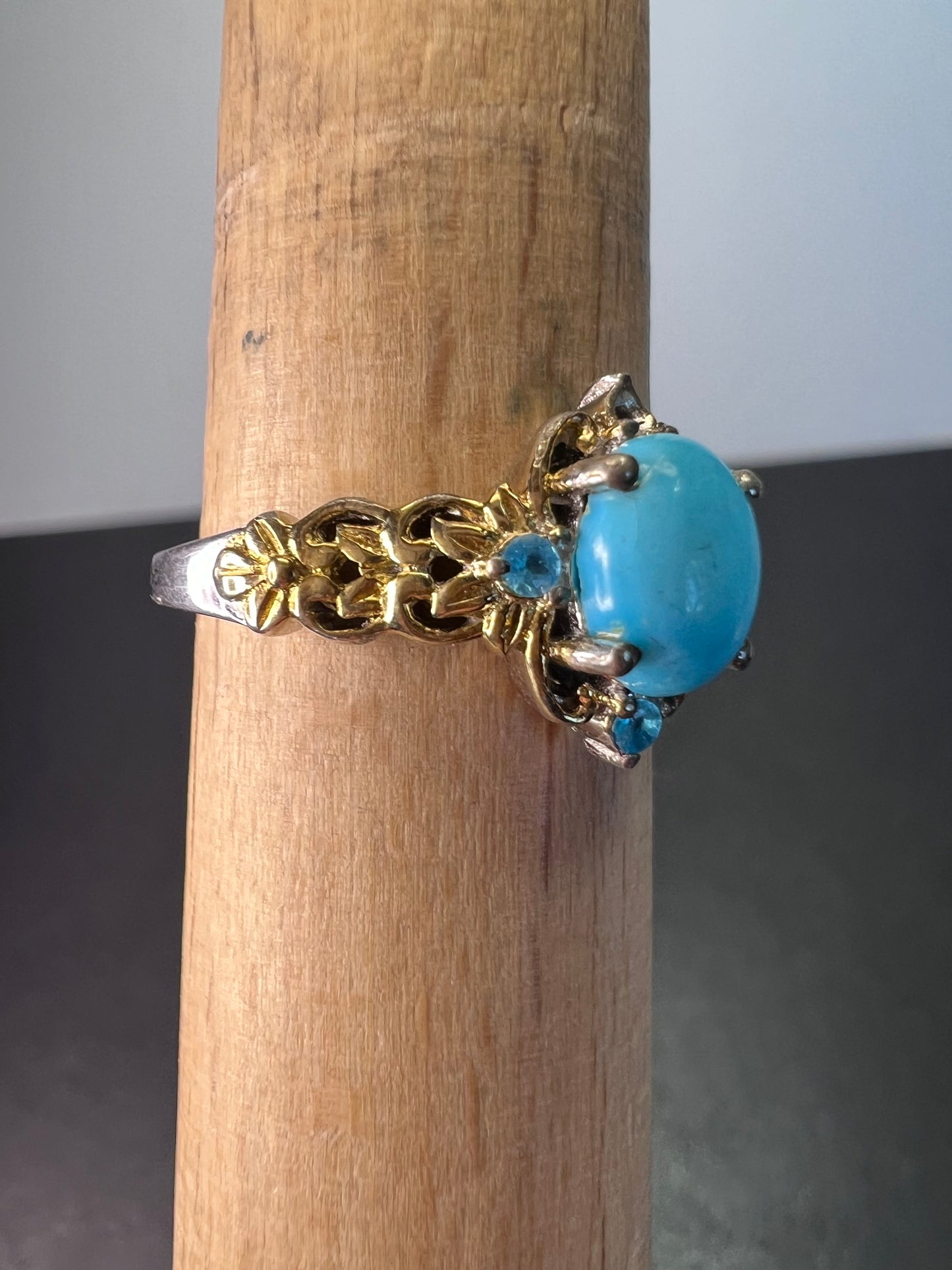 Vintage style turquoise and neon apatite two toned ring size 9