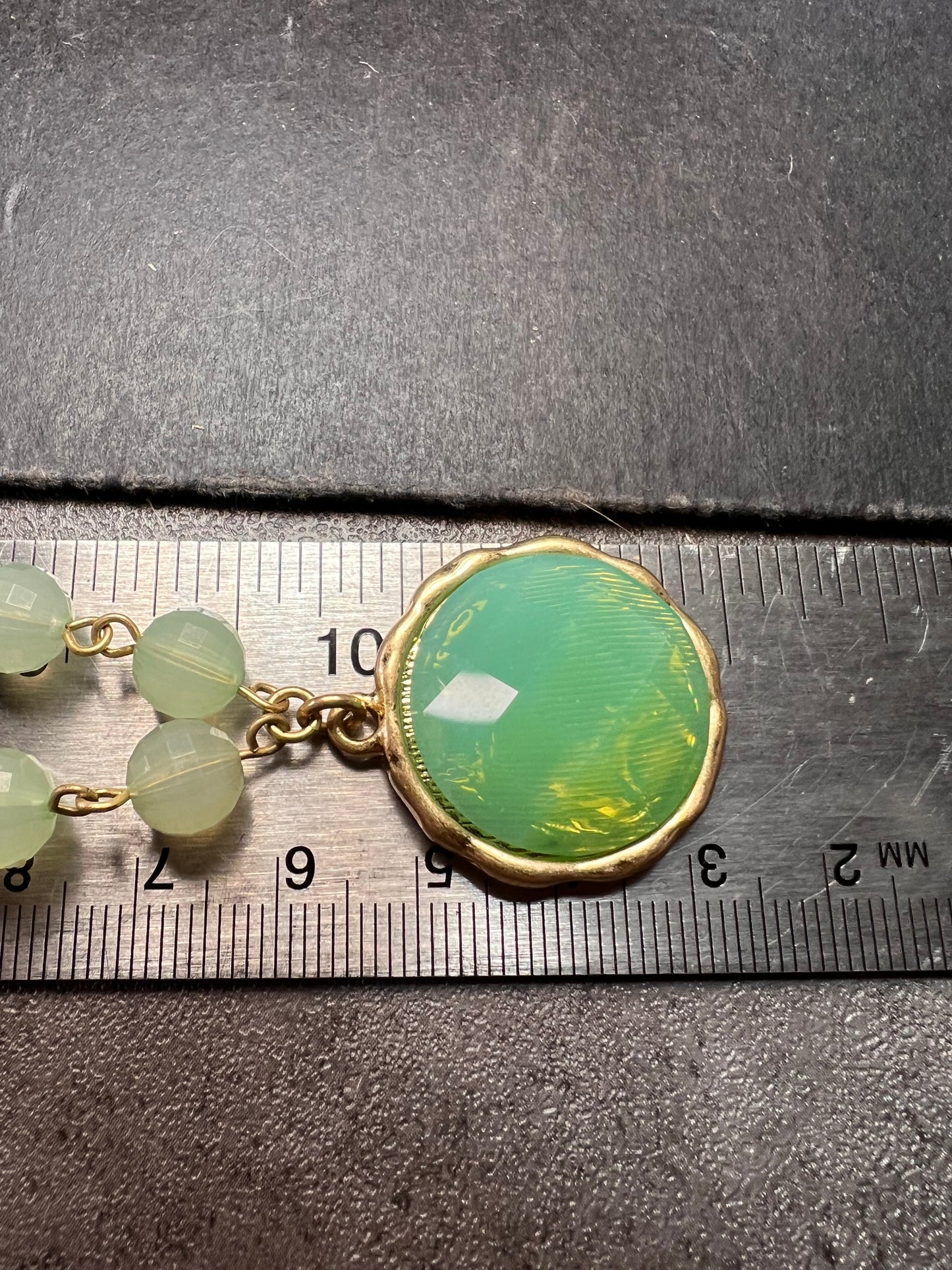 Vivi Love Green Glass Beaded Pendant Necklace Gold Tone 20in