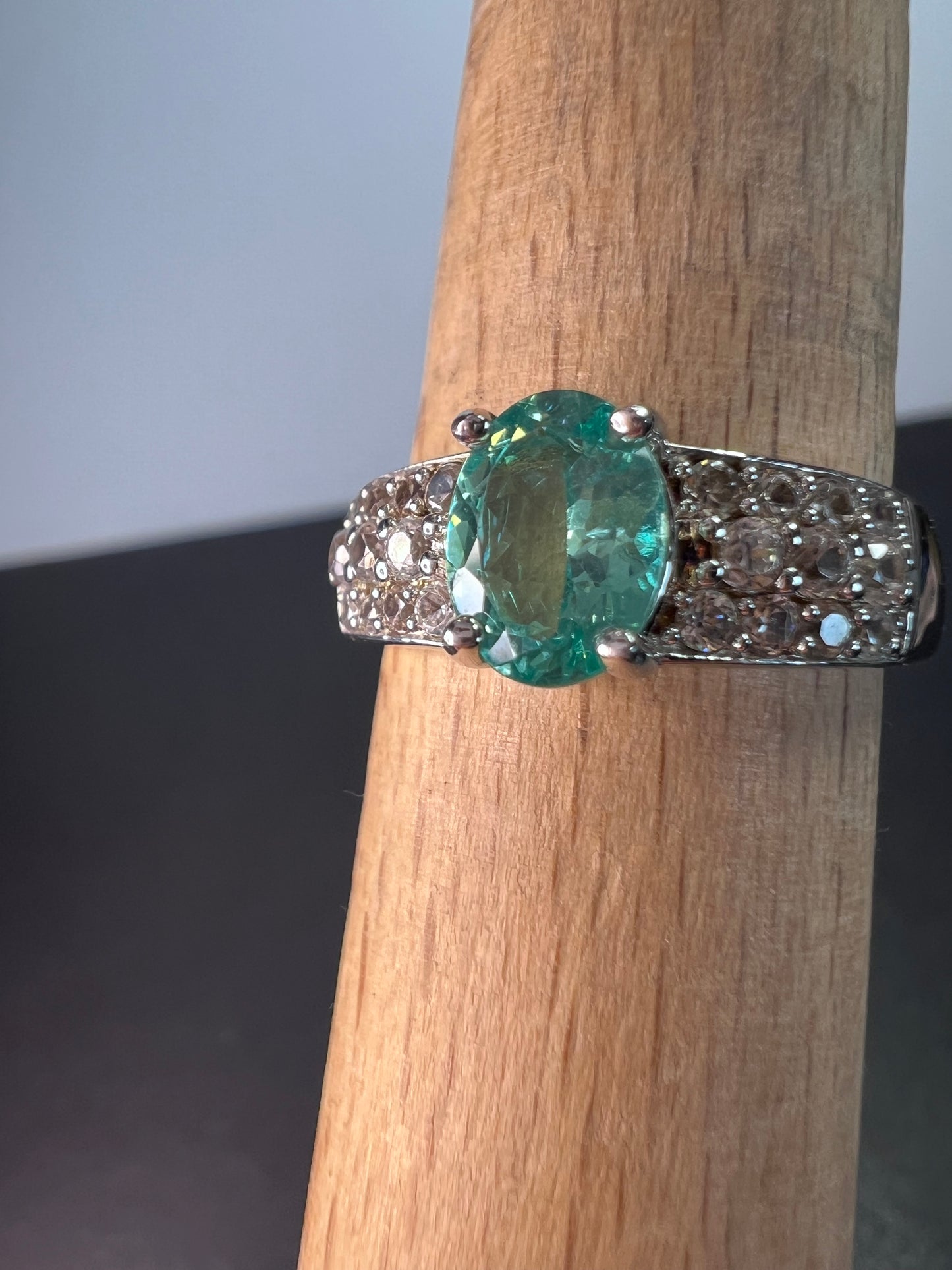 Paraiba apatite and white topaz ring size 9