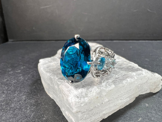 Sterling Silver London Blue Topaz Ring Size 6.5