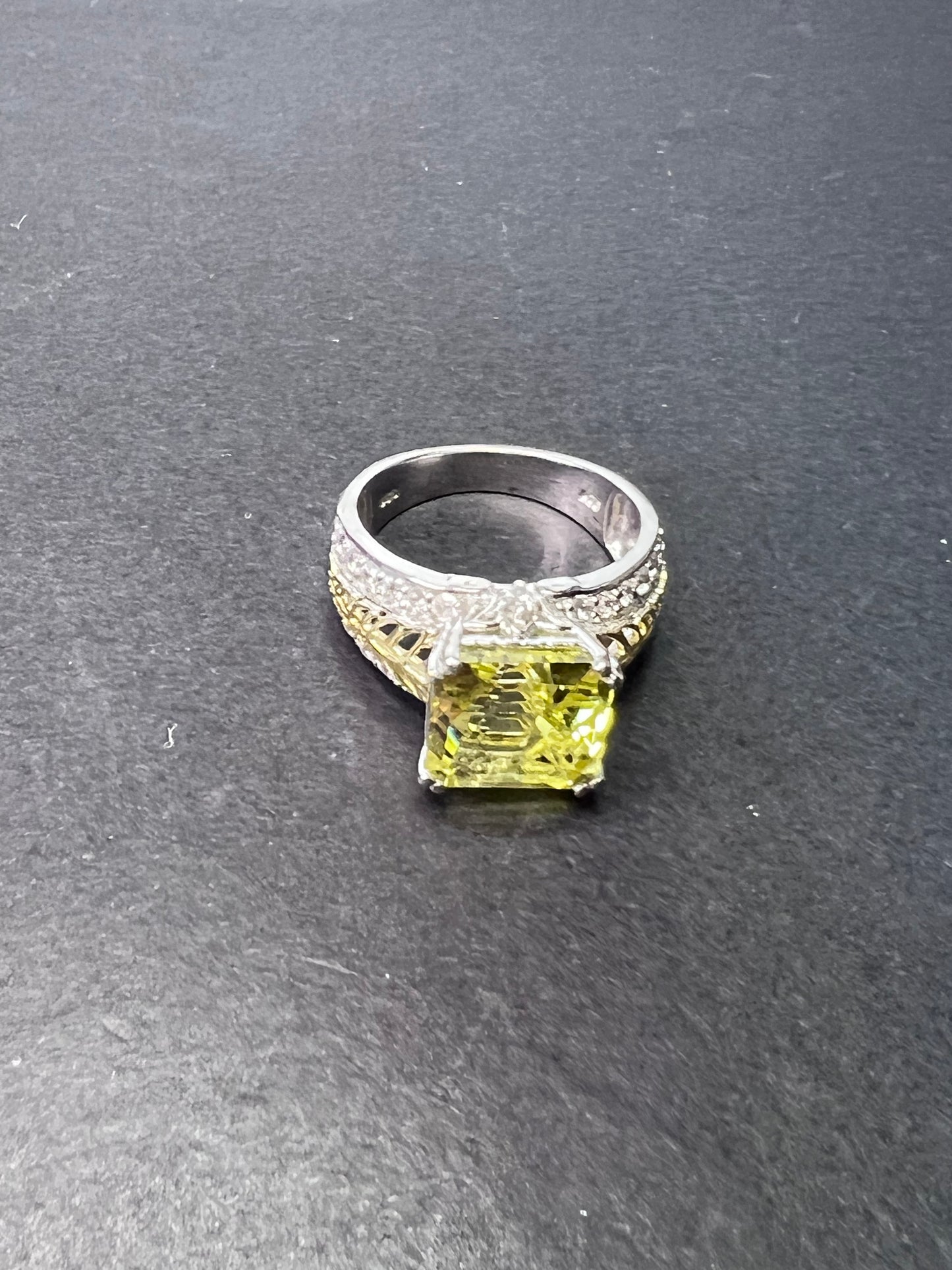 Ouro verde lemon quartz and white topaz sterling silver ring size 9