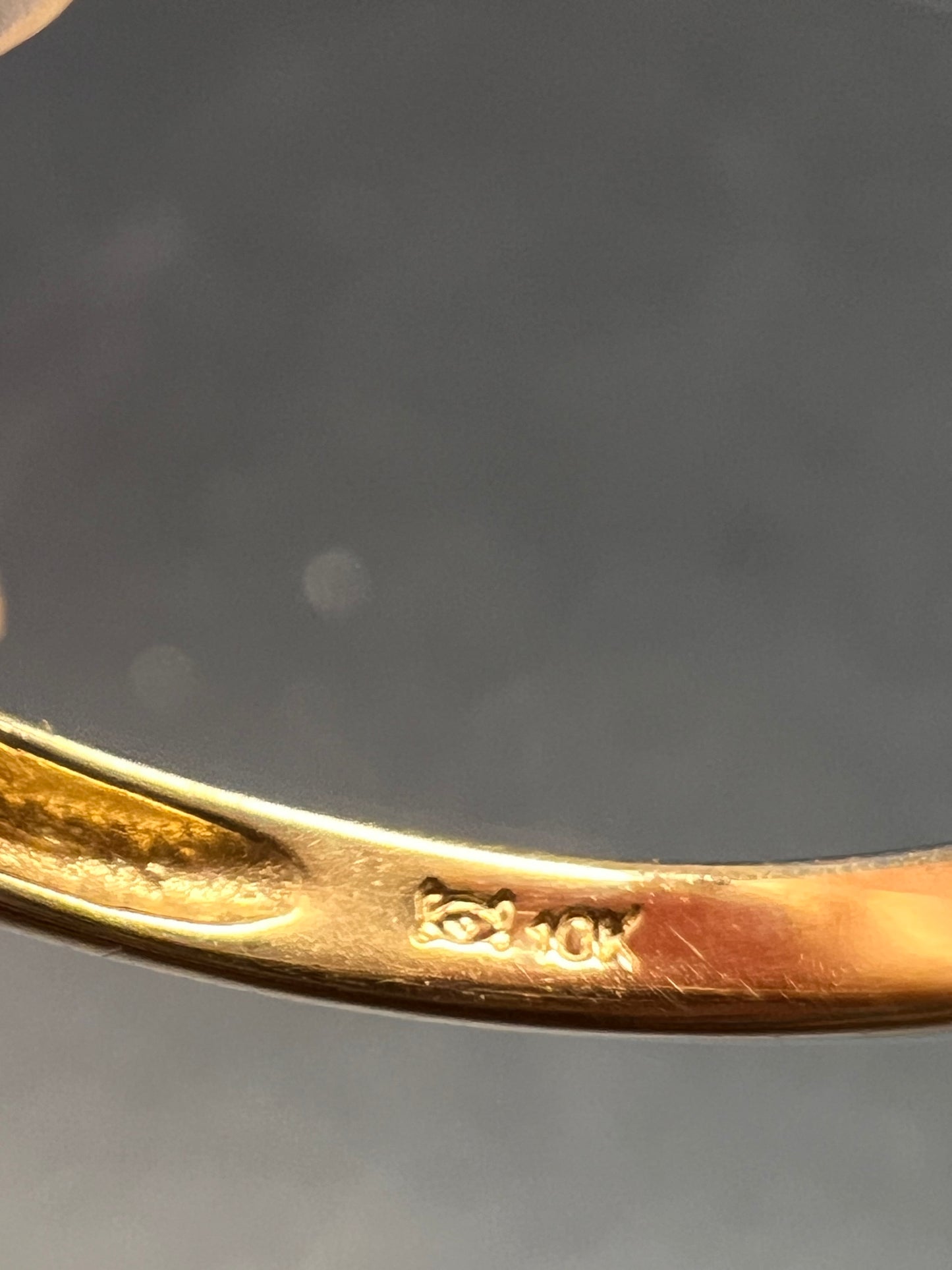 Vintage 10K Yellow Gold Blue Topaz & White Topaz Three-Stone Ring – Size 7