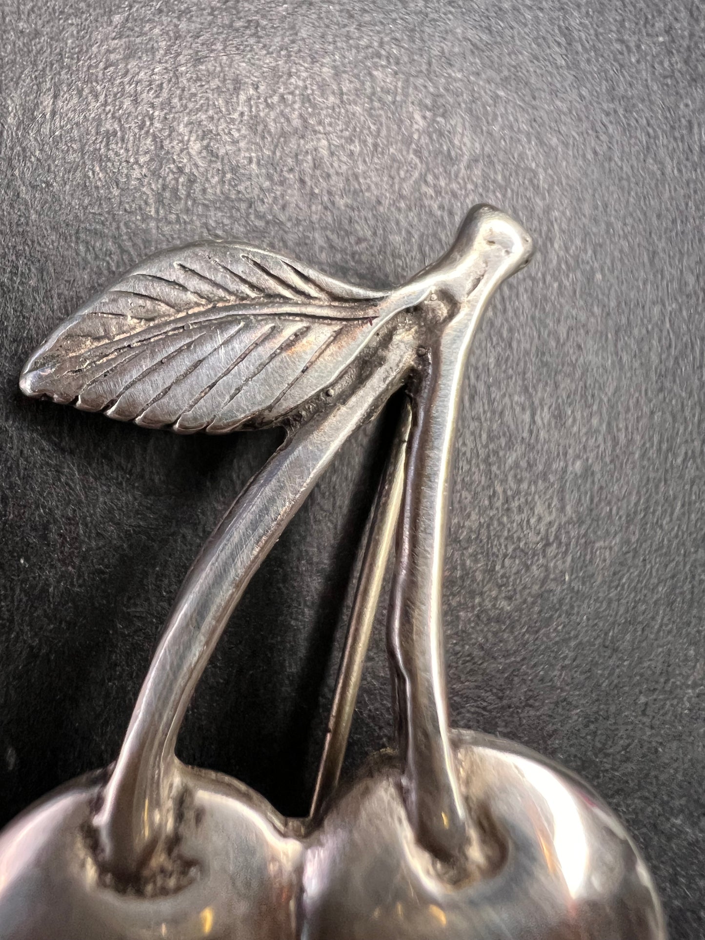 Vintage 80’s sterling silver cherries brooch pin