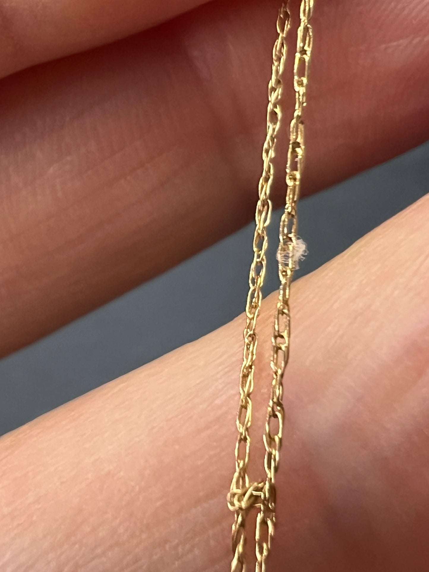 10k yellow gold chain 22 inches .53 grams