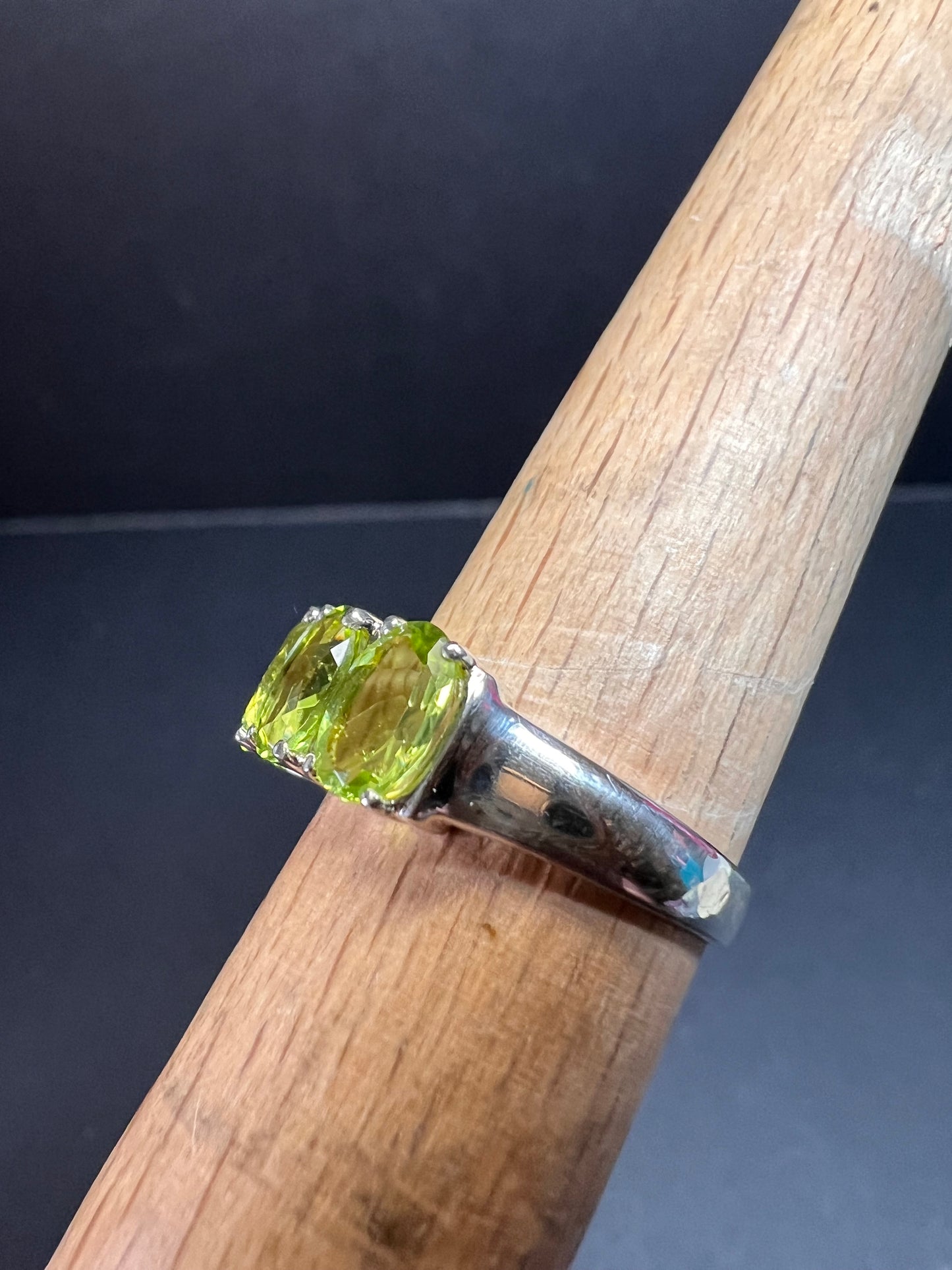 Vintage peridot five stone sterling silver ring size 7