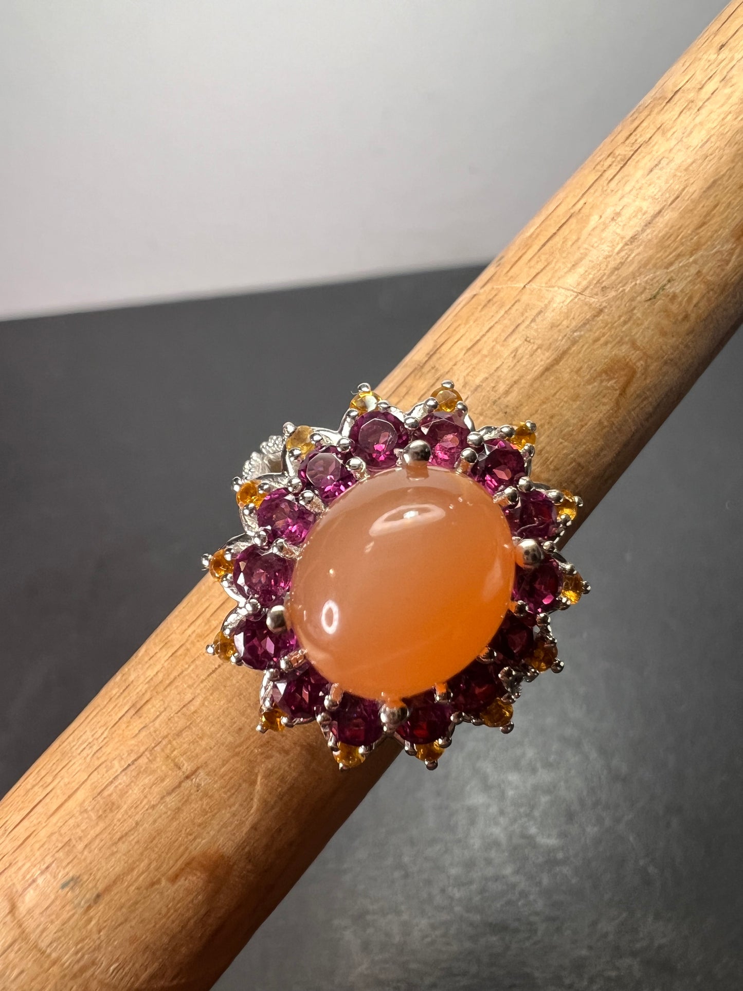 Peach moonstone and raspberry rhodolite garnet sunburst ring in platinum over sterling silver size 7 *NEW*