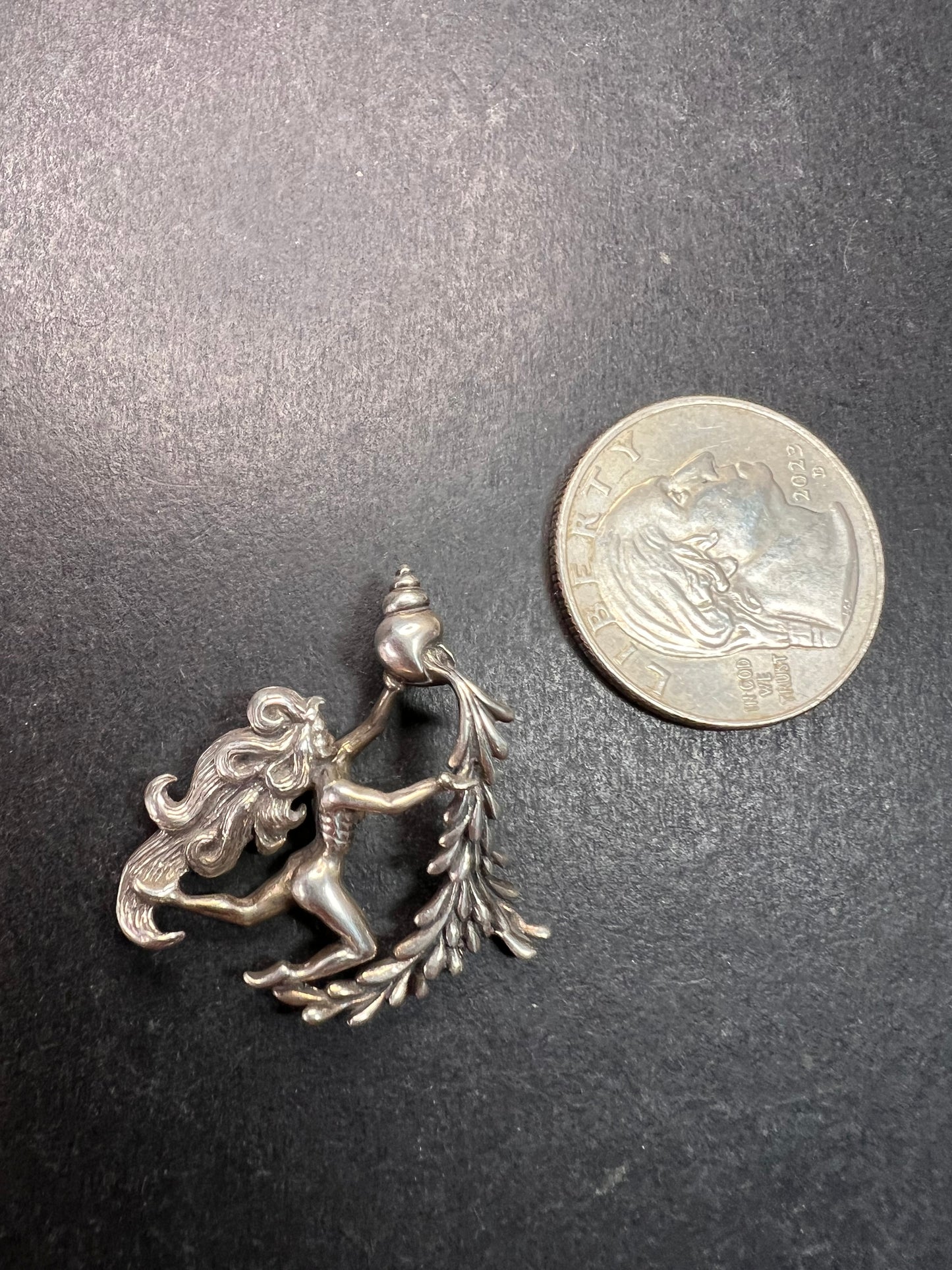 Vintage Sterling Silver Aquarius Water Bearer Zodiac Pendant 3.38g