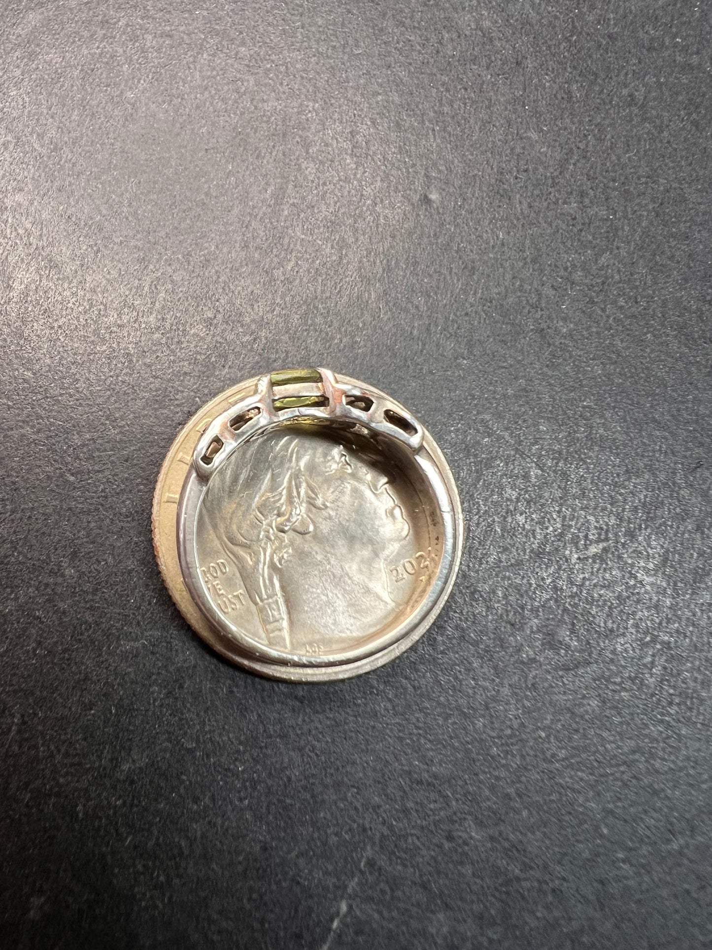 Vintage Helen Andrews peridot hugs and kisses Sterling silver ring size 6.5