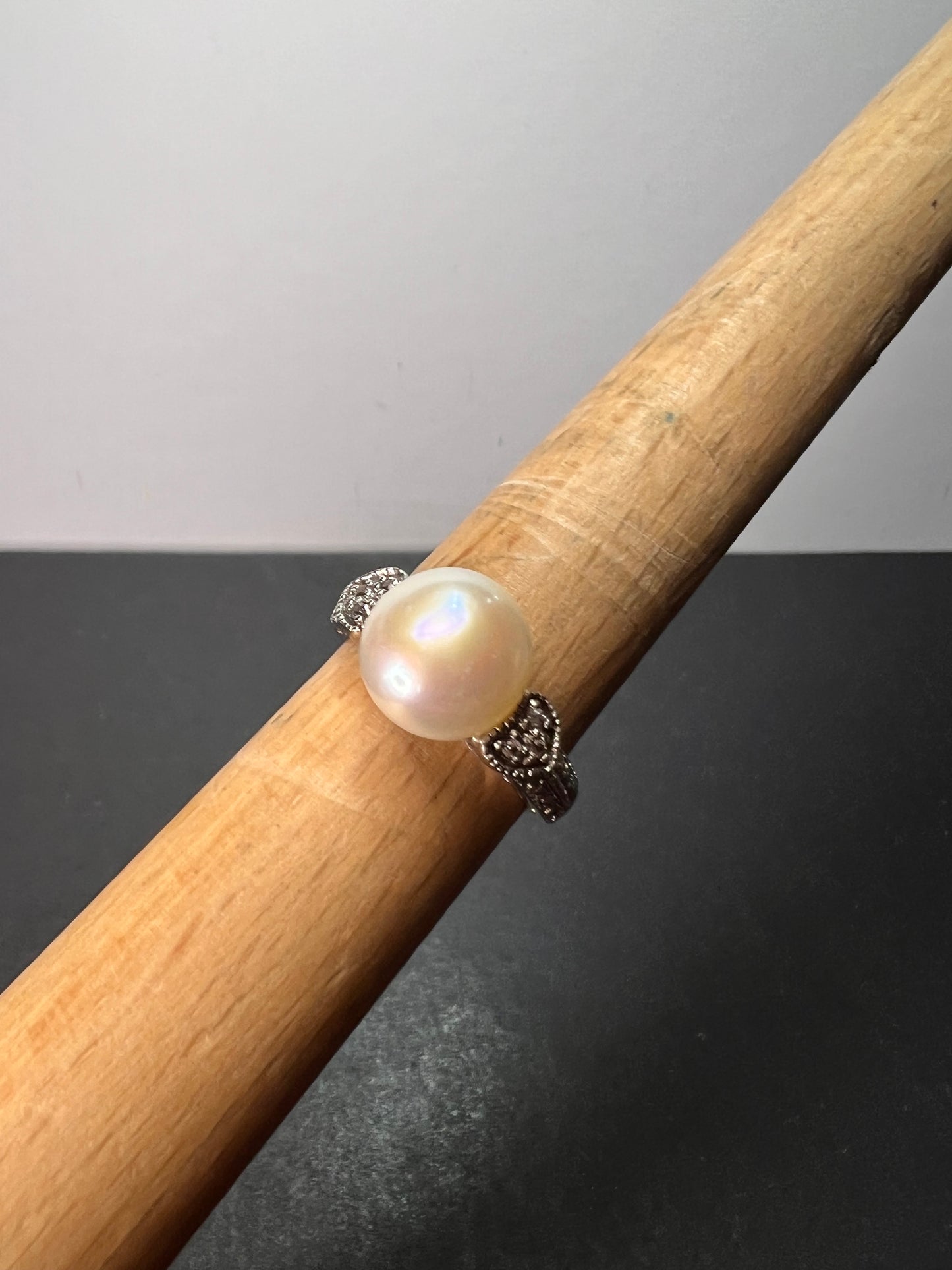 White Cultured Freshwater Pearl And White Topaz Sterling Silver Ring size 8