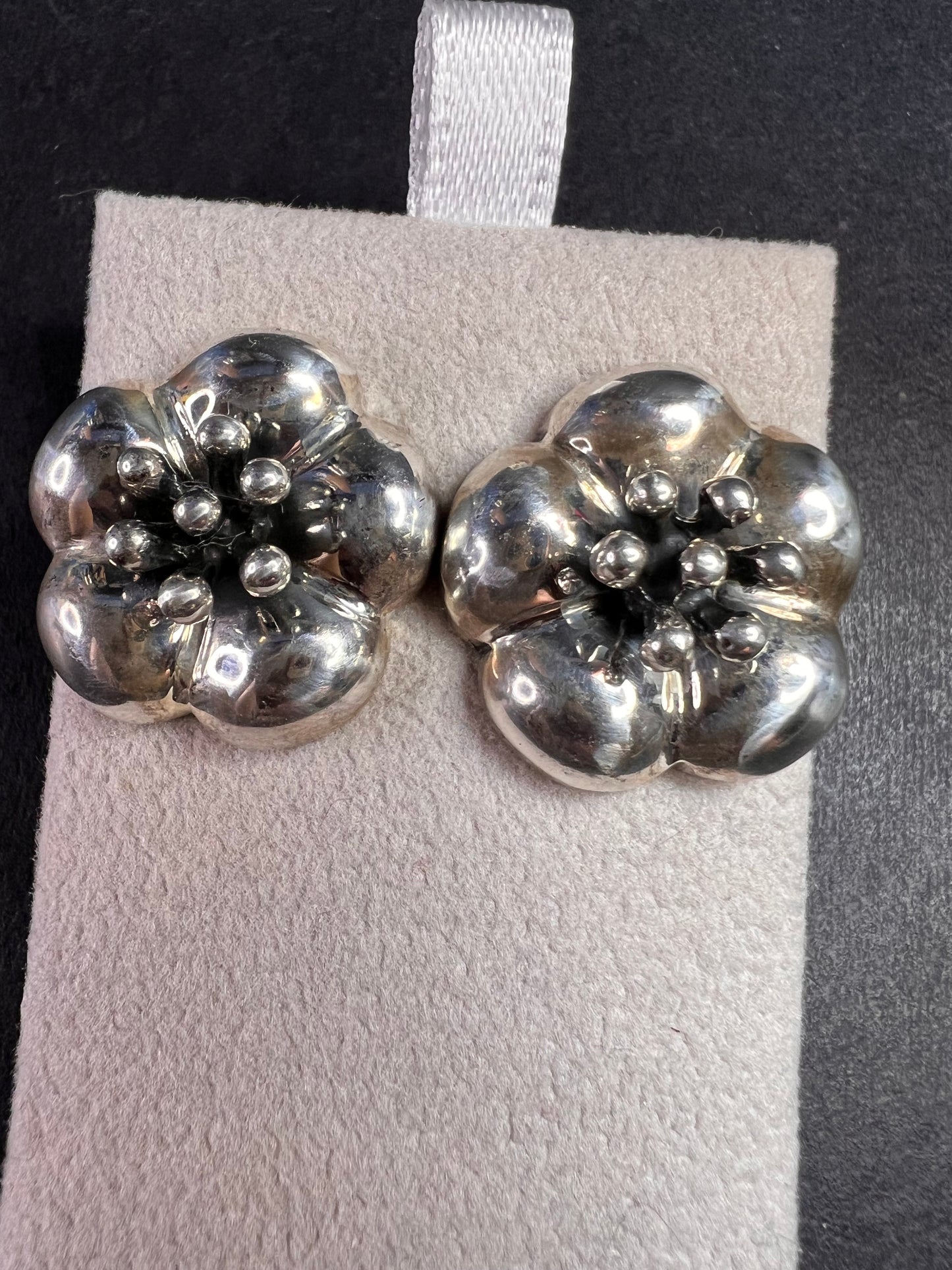 Vintage Taxco sterling silver floral stud earrings