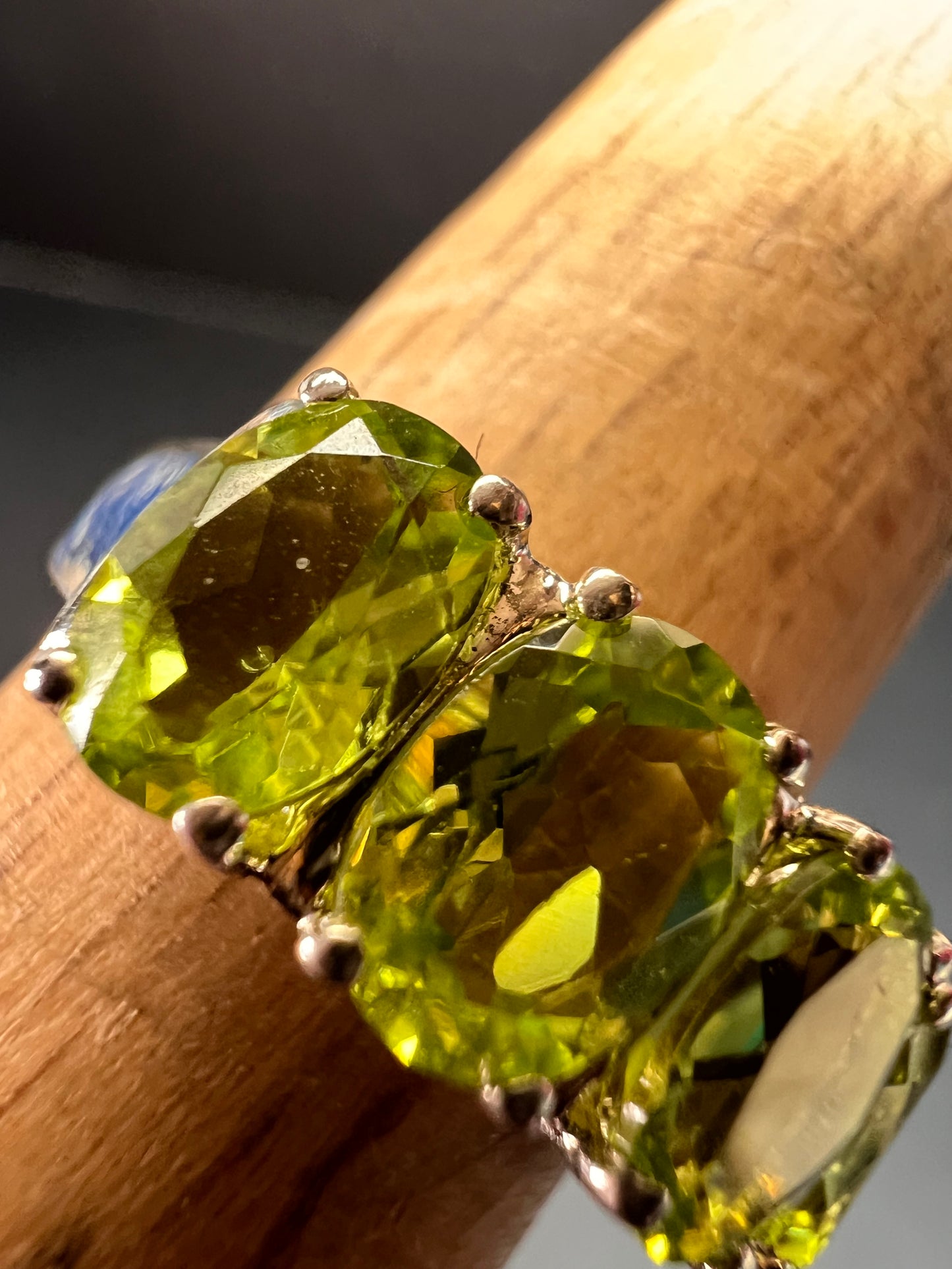 Vintage peridot five stone sterling silver ring size 7