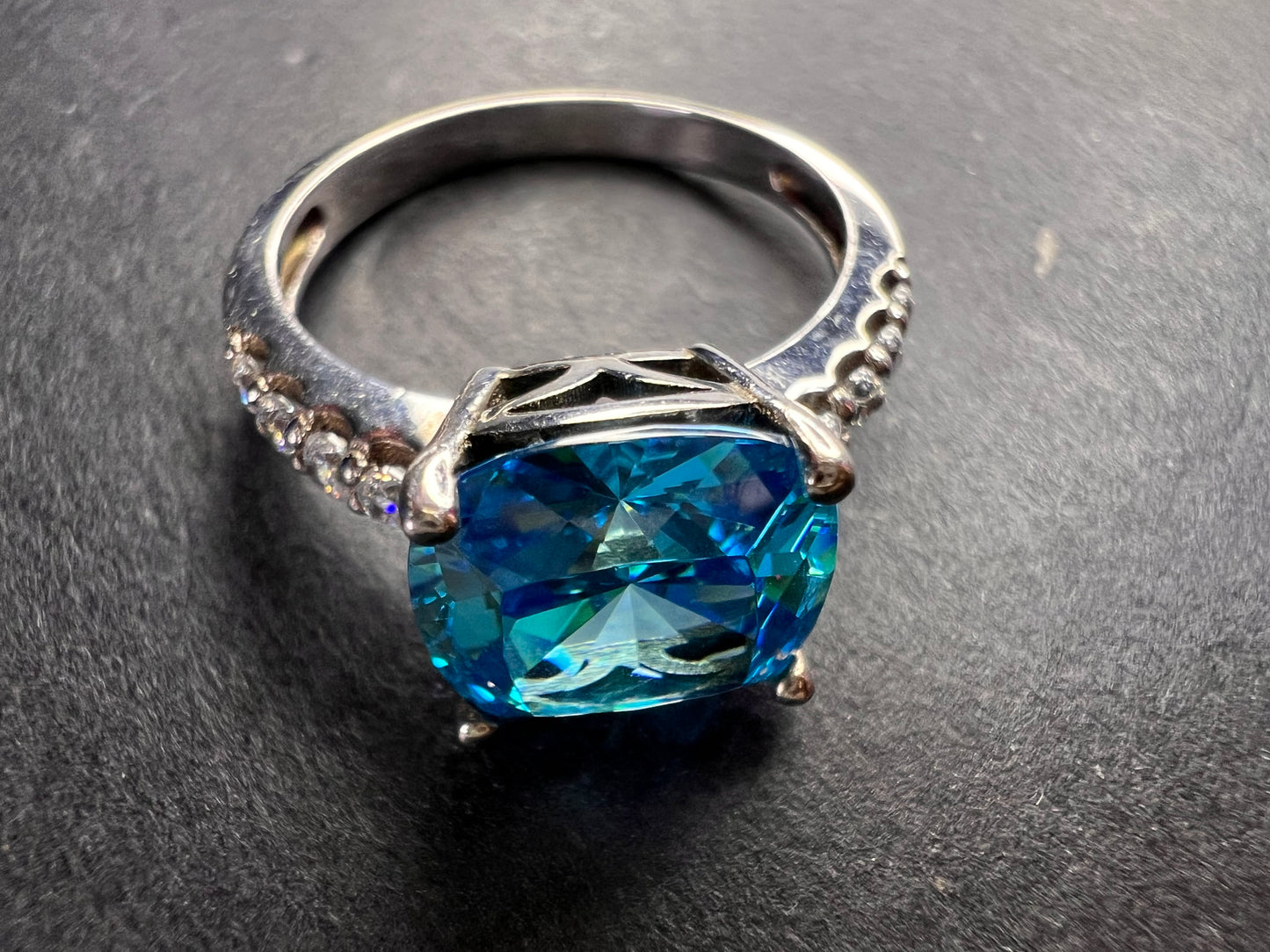 Aqua blue CZ sterling silver ring size 8