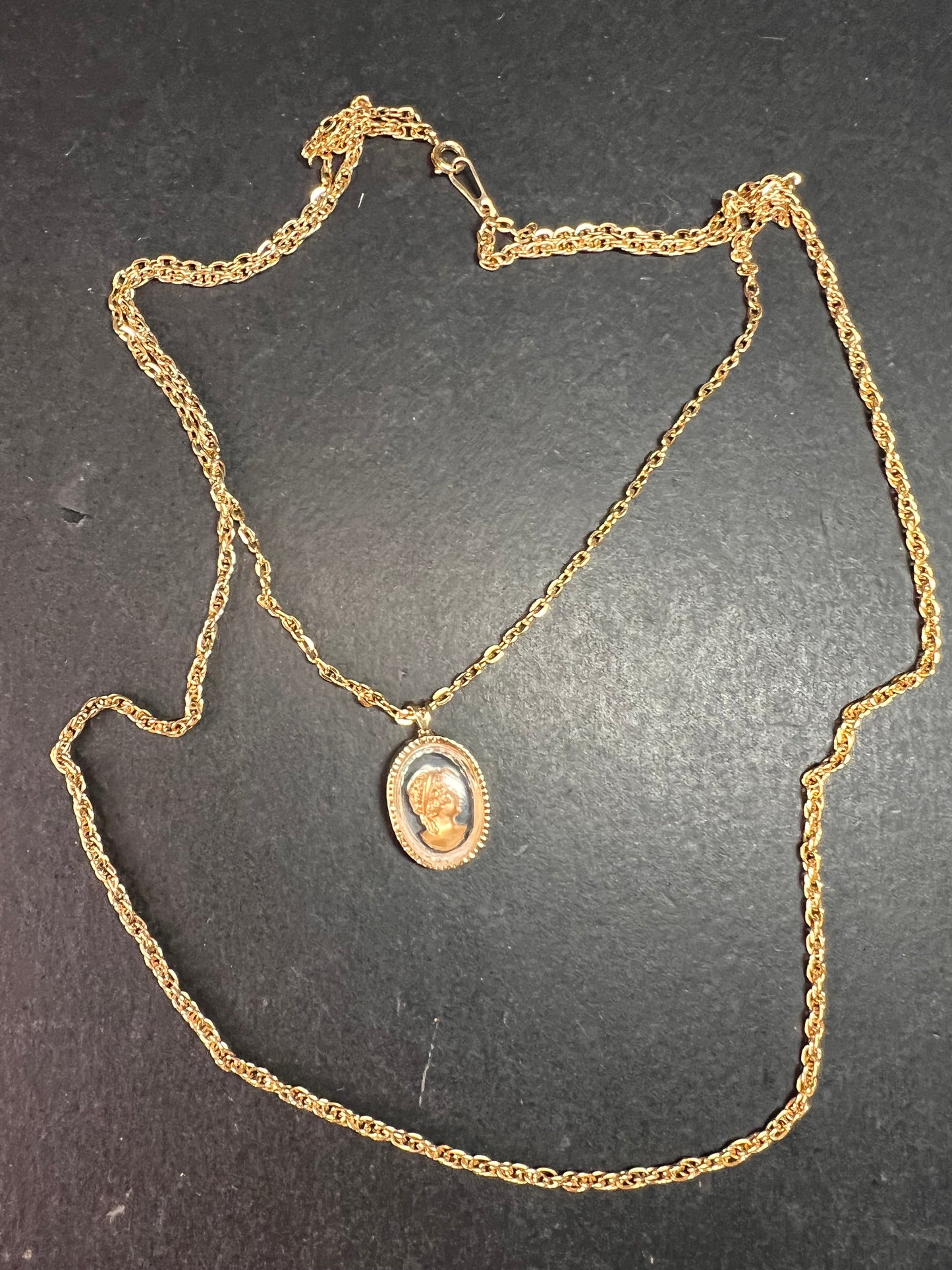Vintage Gold Tone Roman Cameo Pendant Necklace 24 Inch Chain