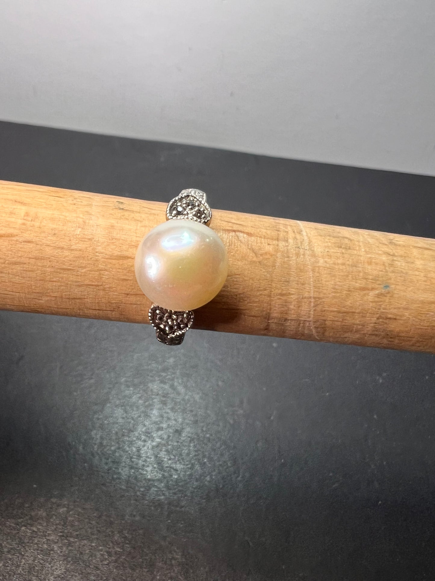 White Cultured Freshwater Pearl And White Topaz Sterling Silver Ring size 8