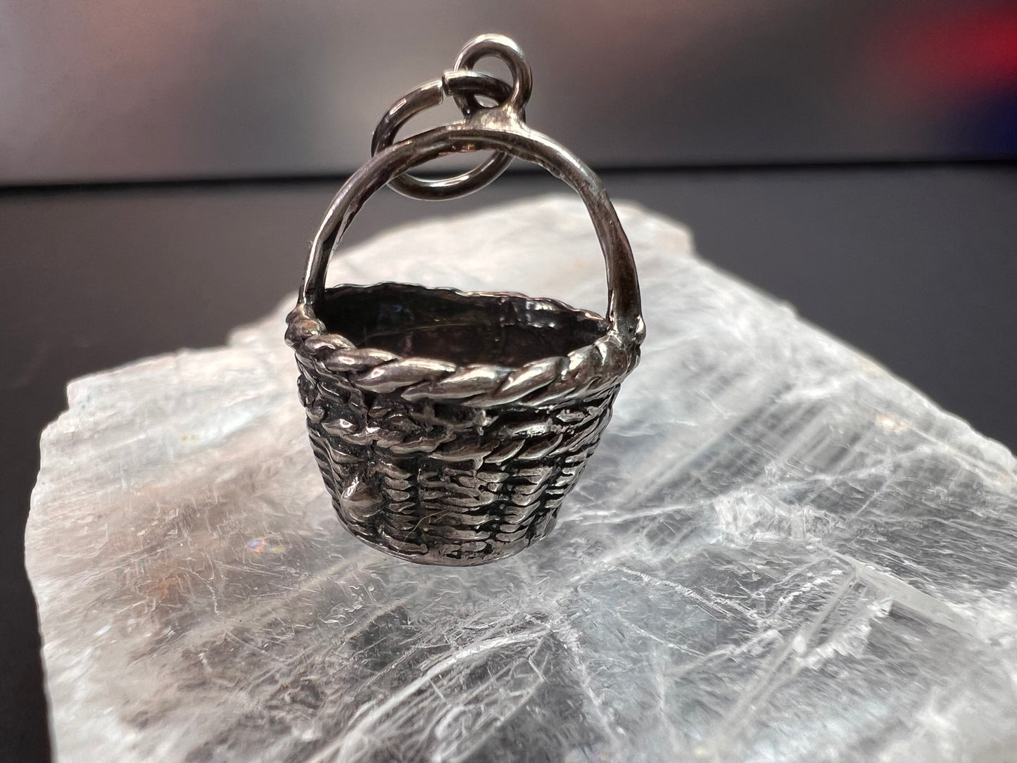 Vintage Sterling Silver Woven Basket Pendant Charm 3.79g