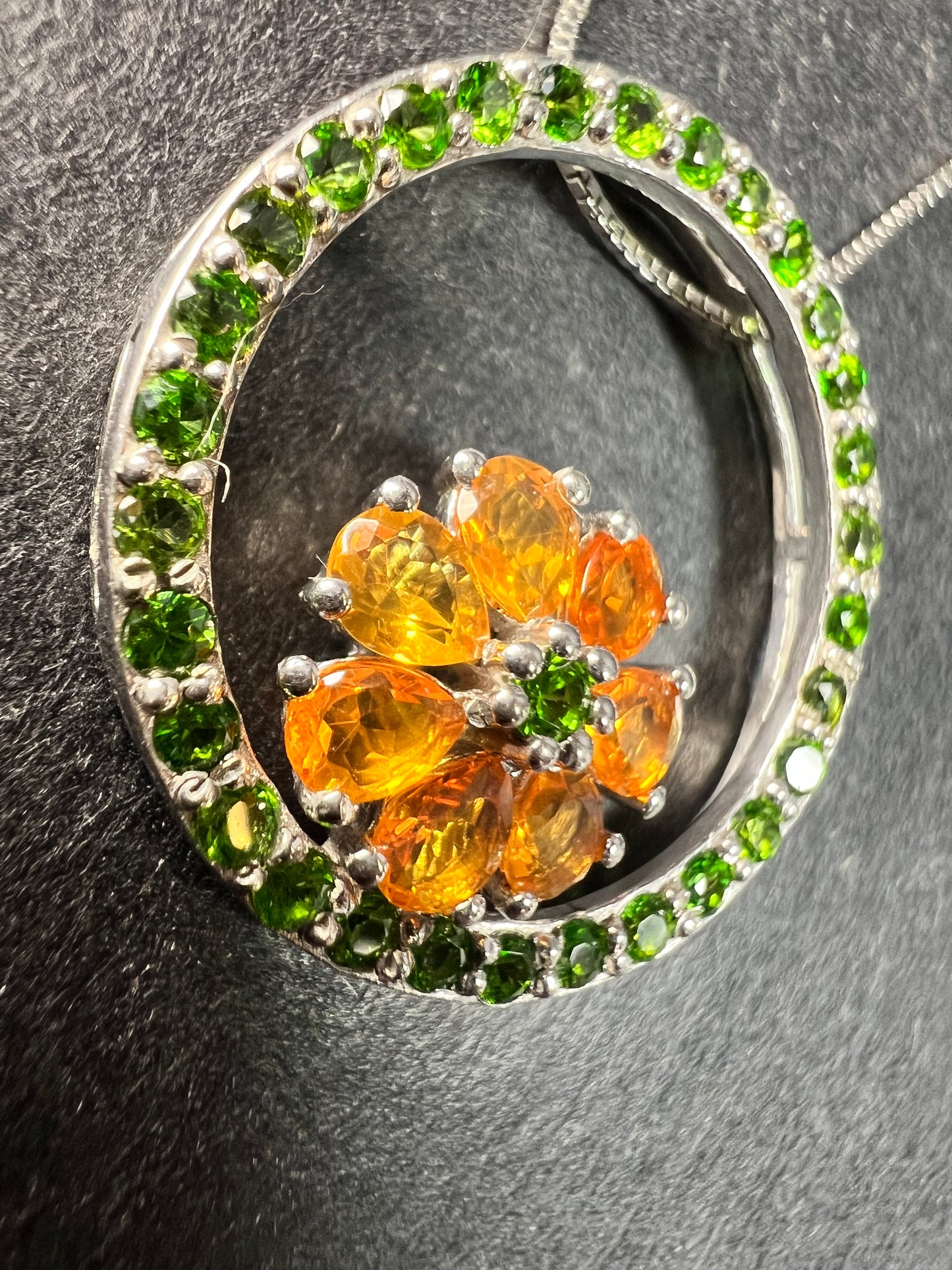 Vintage Sterling Silver Chrome Diopside & Fire Opal Circle Pendant Necklace