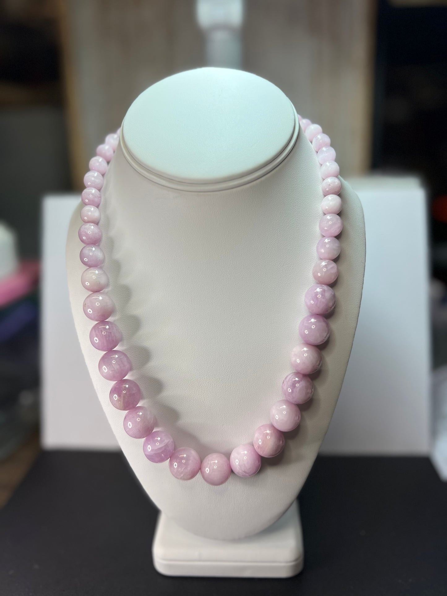 Kunzite graduated beaded 20 inch necklace with 925 magnetic clasp