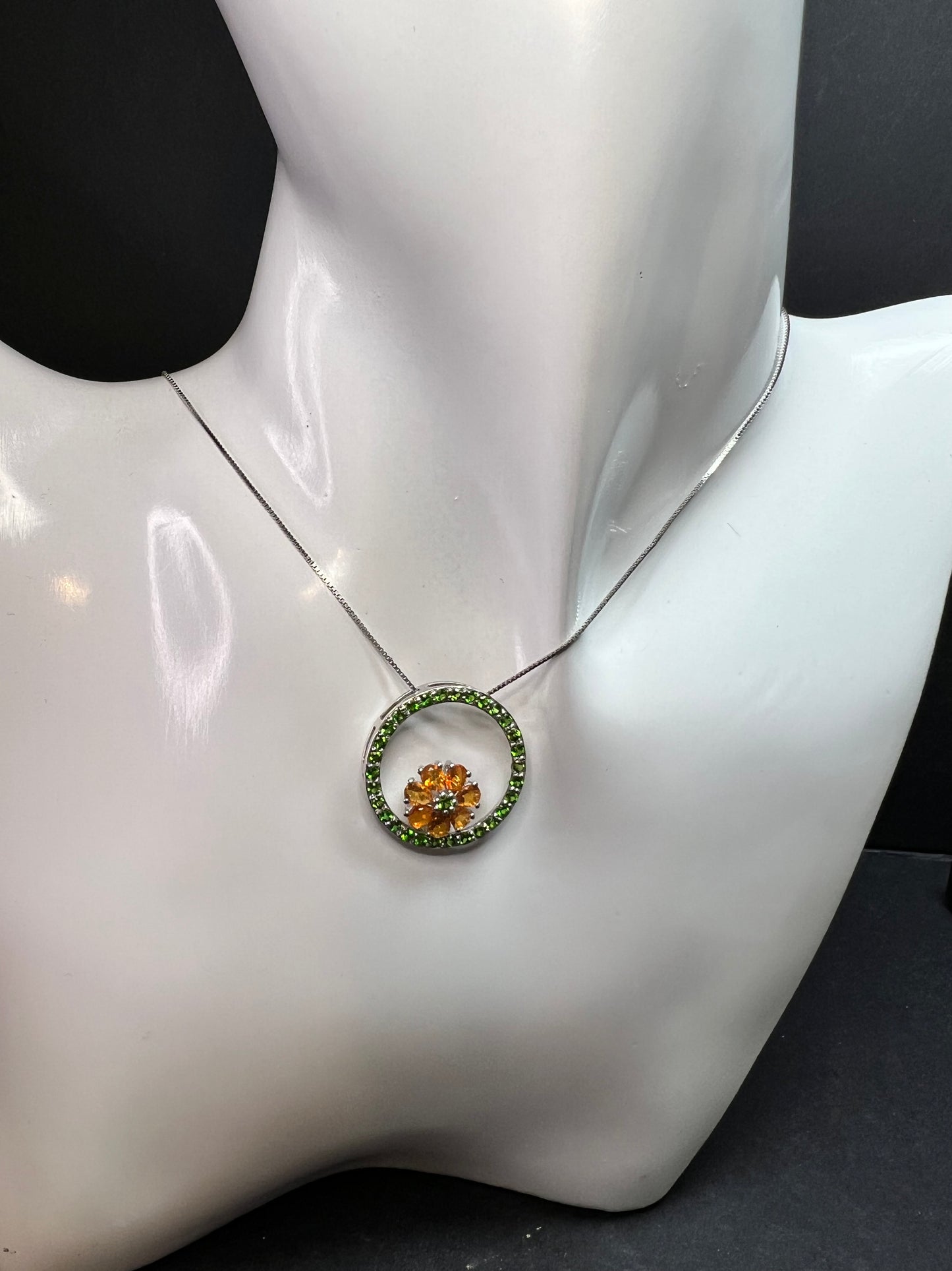 Vintage Sterling Silver Chrome Diopside & Fire Opal Circle Pendant Necklace