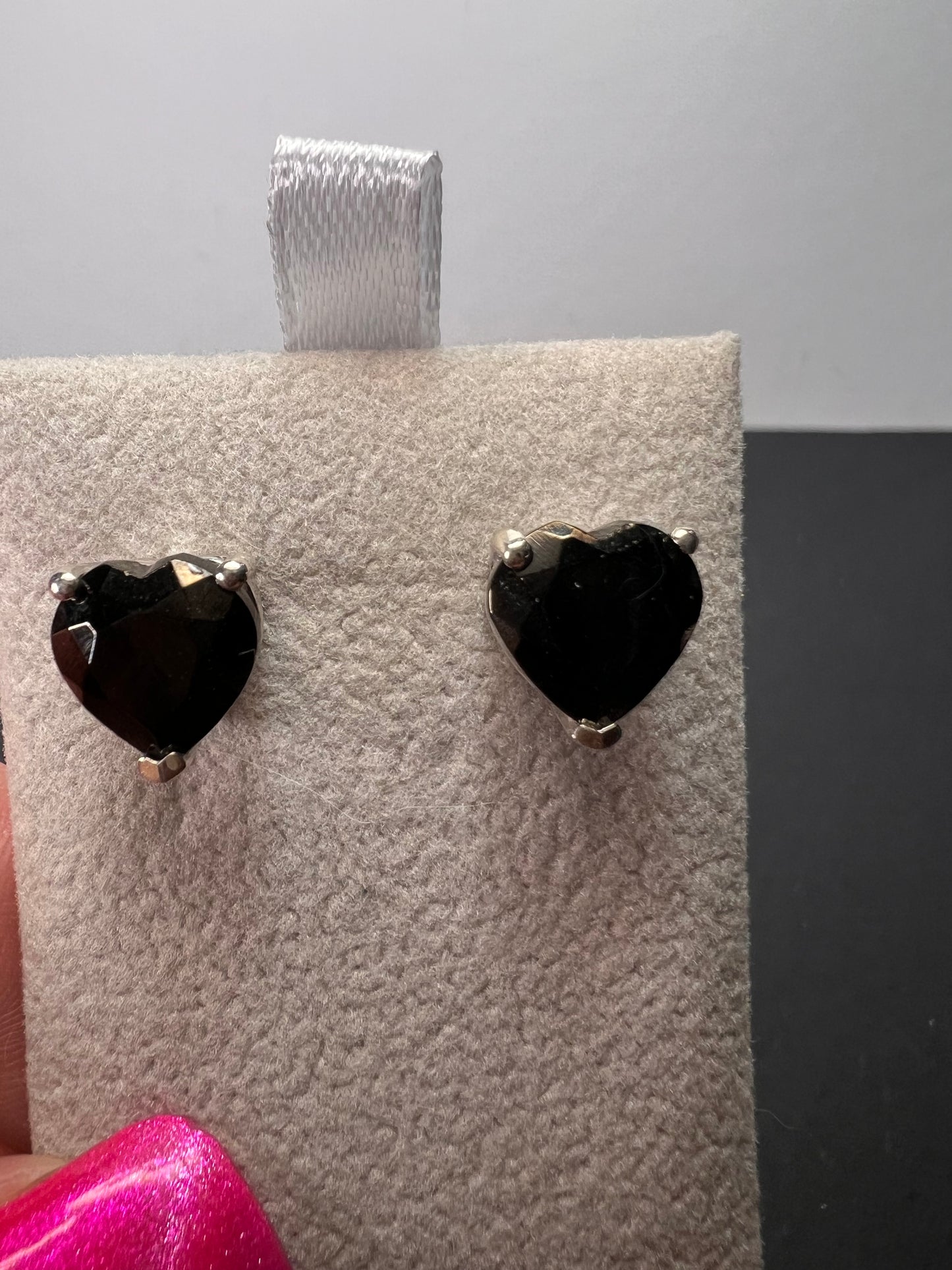 Elite shungite heart shaped solitaire earrings in platinum over sterling silver *NEW*