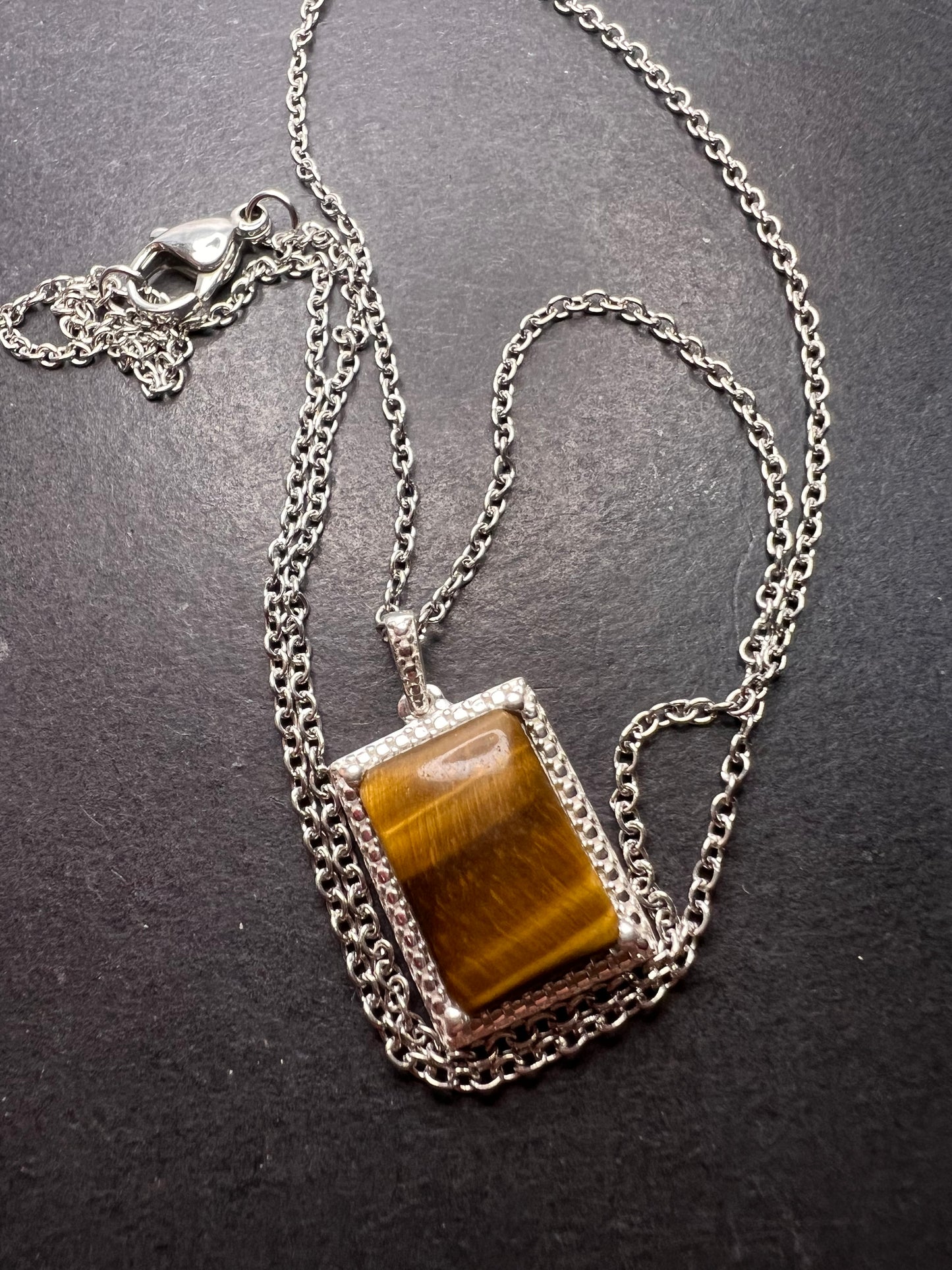 Tigers eye pendant in sterling silver with stainless steel 20 inch chain *NEW*