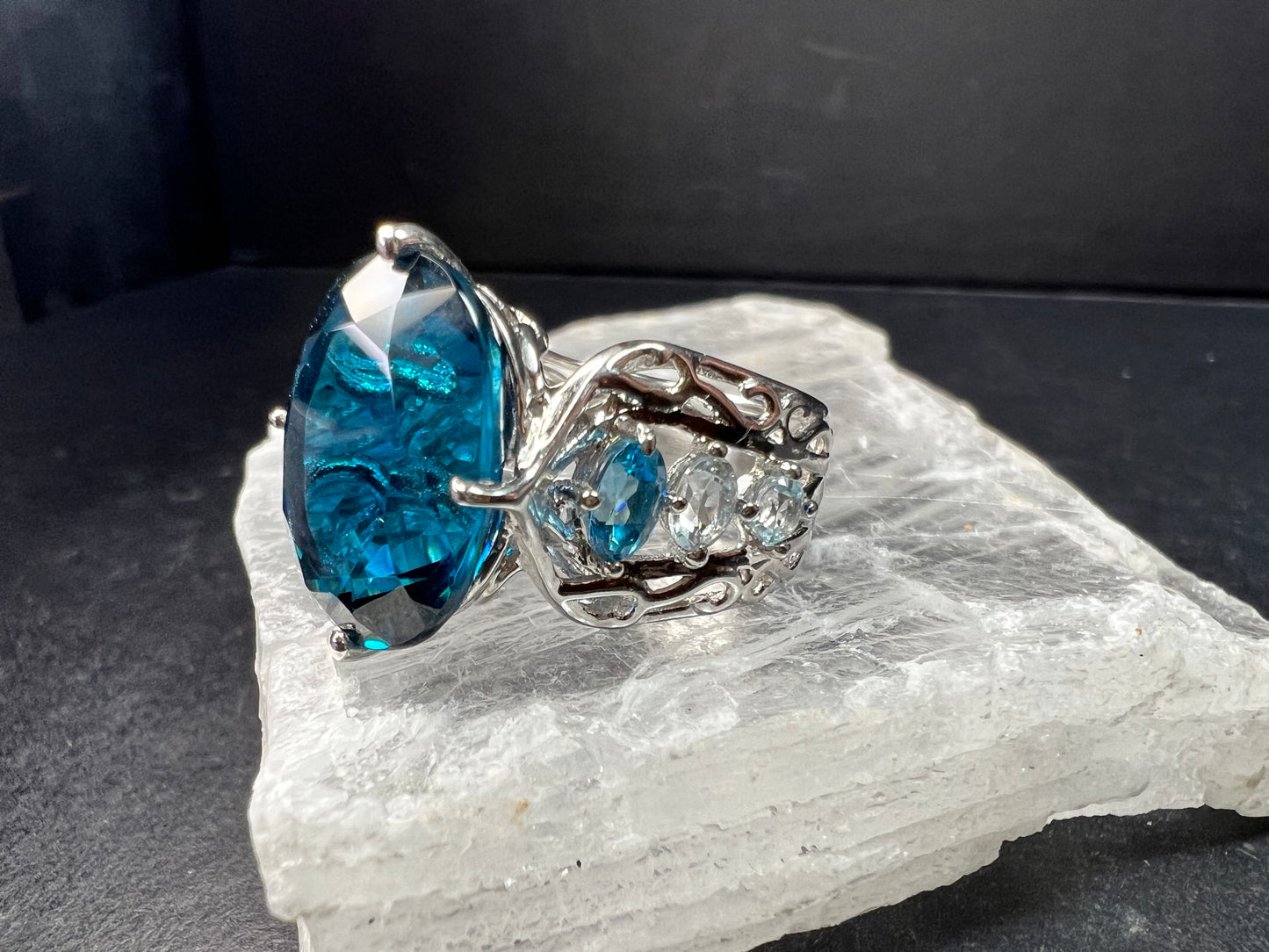 Sterling Silver London Blue Topaz Ring Size 6.5