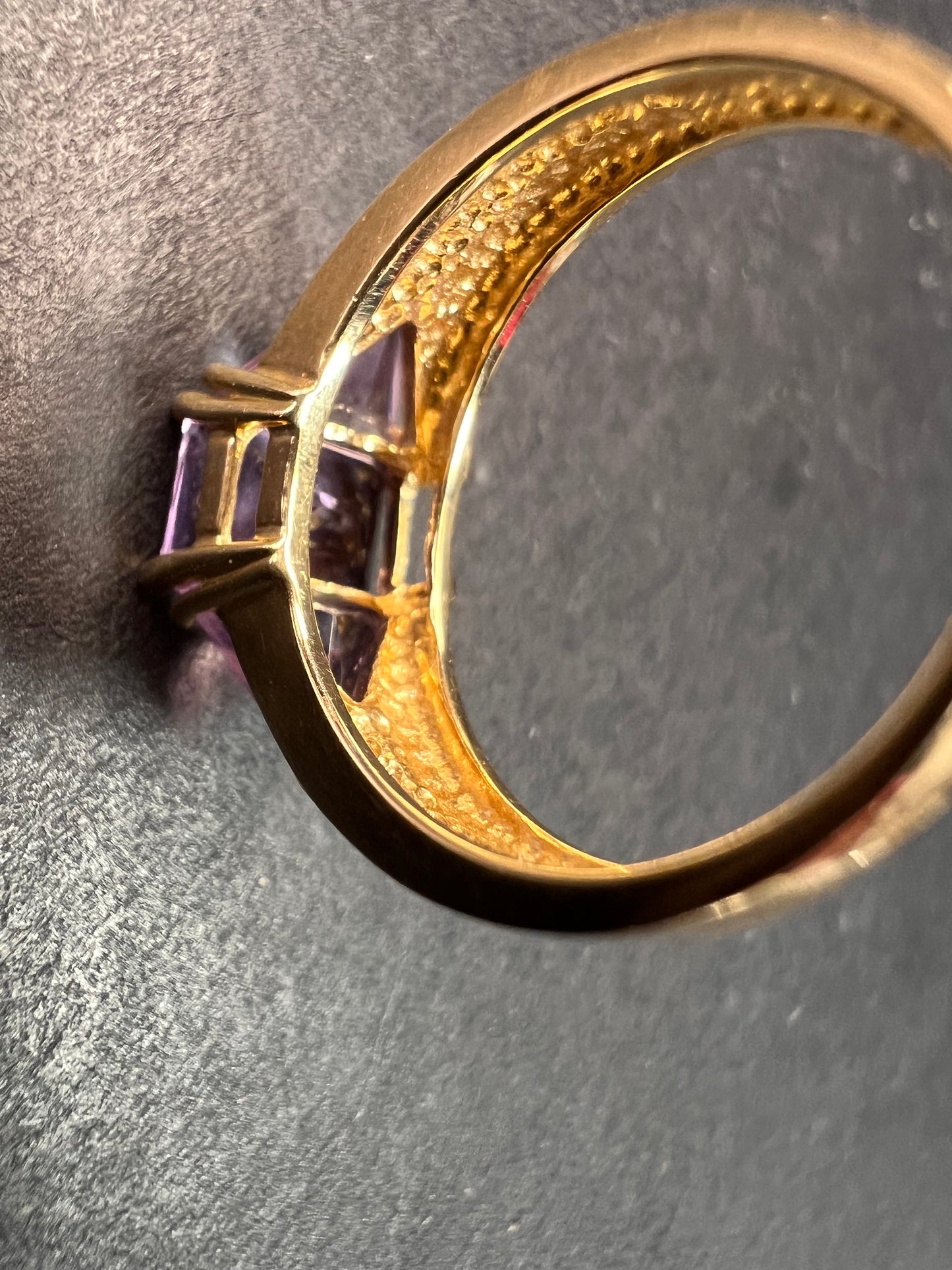 Vintage Ross-Simons 14K Yellow Gold Trillion Cut Amethyst Three-Stone Ring – Modernist Design, Size 7