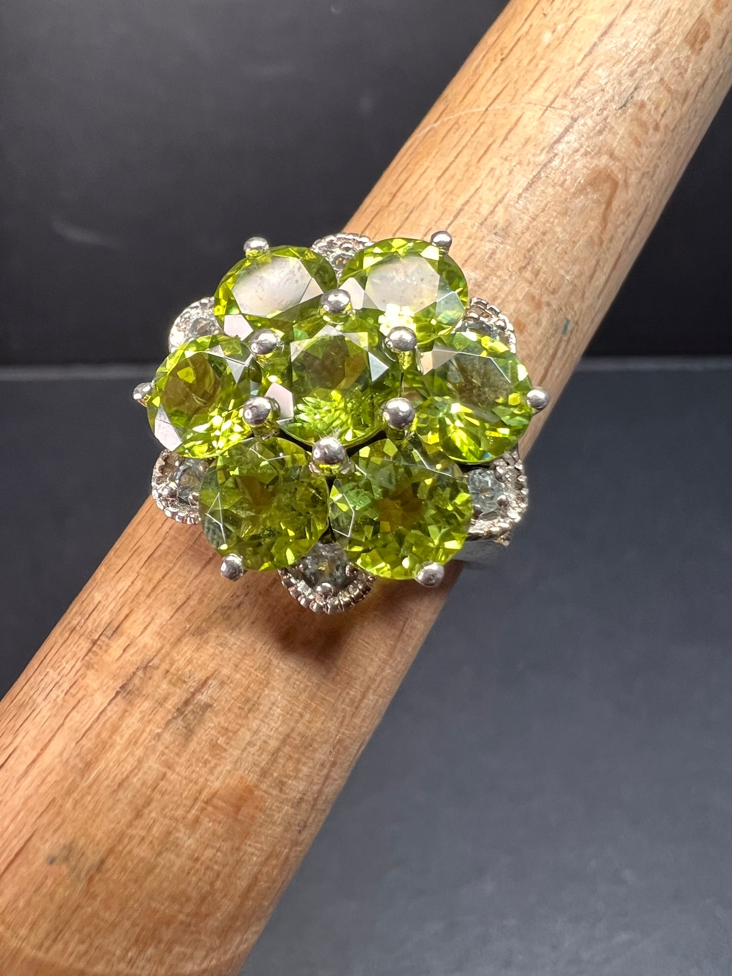 Vintage peridot and aquamarine sterling silver cluster ring size 7