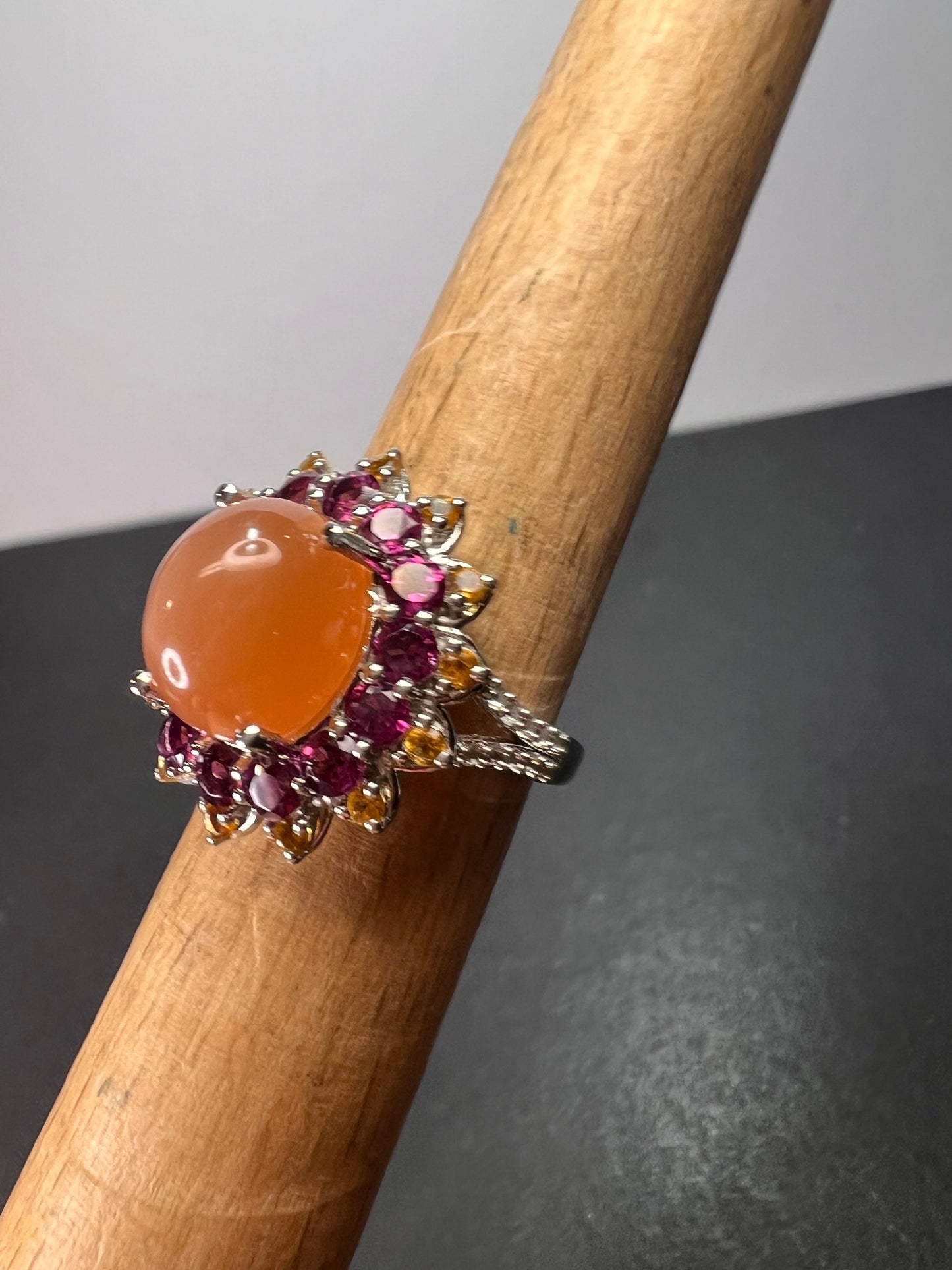 Peach moonstone and raspberry rhodolite garnet sunburst ring in platinum over sterling silver size 7 *NEW*